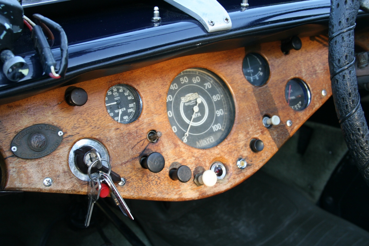 Allard_L-520_09.JPG