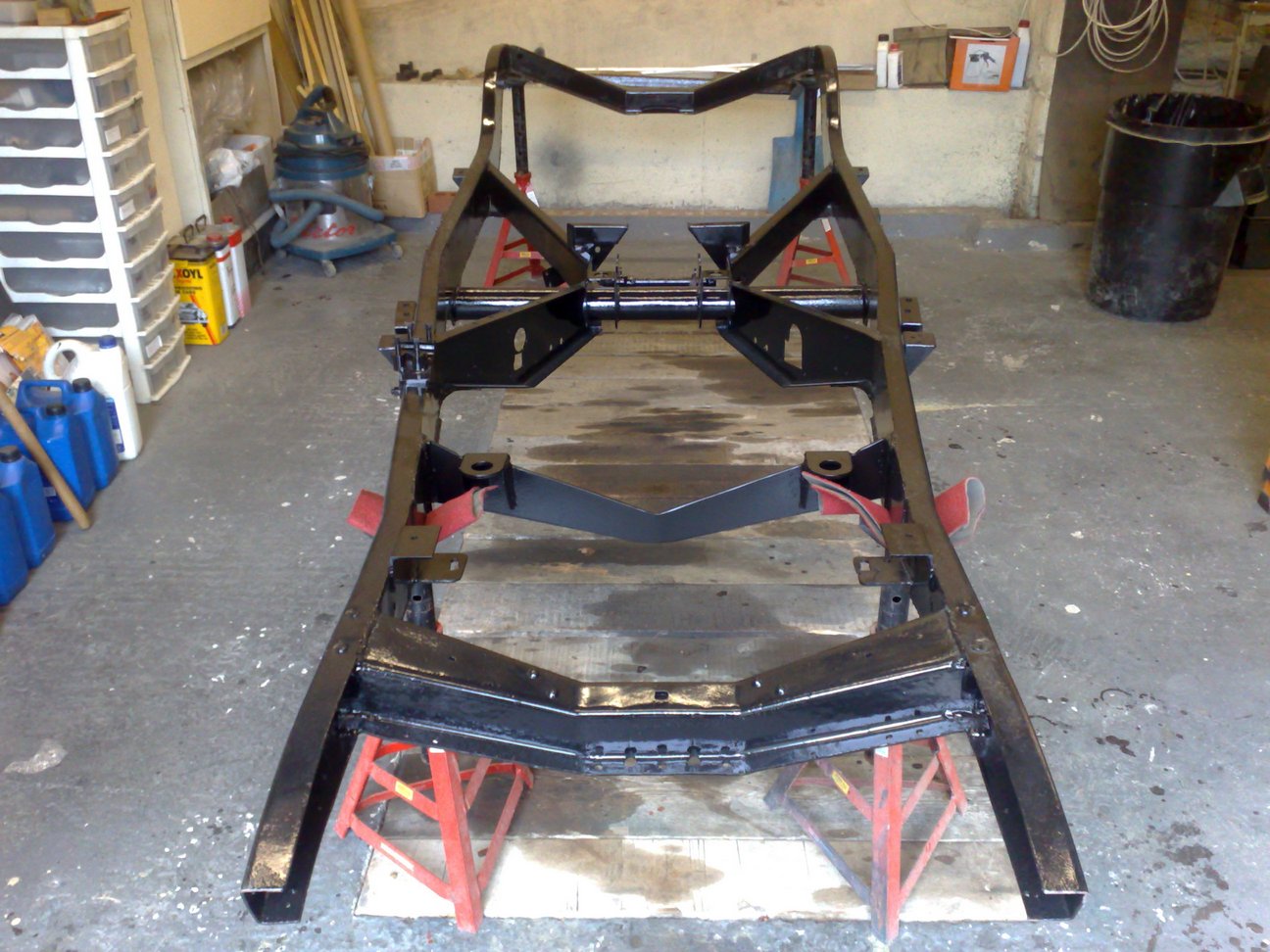 Chassis shotblasted and painted Oct 09 004.jpg