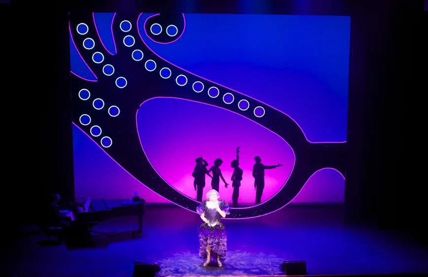 Dame Edna 2e.jpg