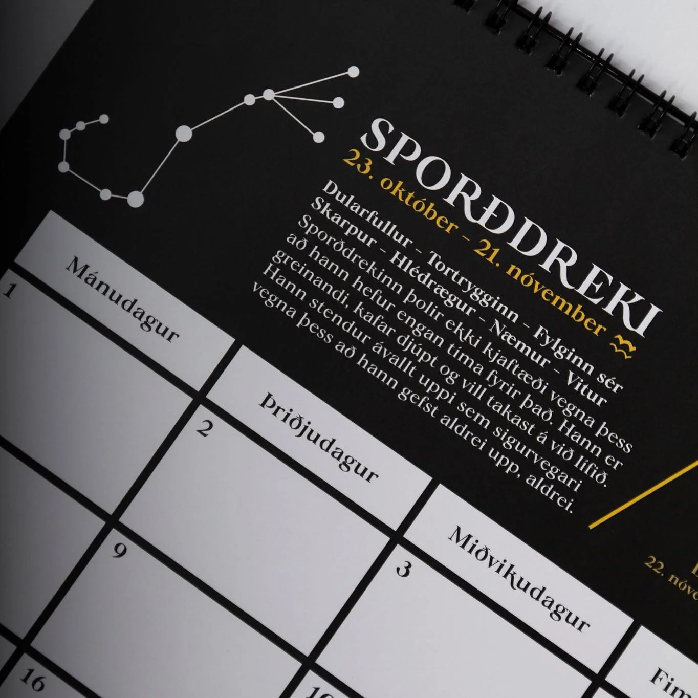 74 dagar eftir af &aacute;rinu og t&iacute;mi spor&eth;drekans a&eth; fara a&eth; renna &iacute; hla&eth; 🦂 N&aelig;ldu &thorn;&eacute;r &iacute; eintak af dagatalinu fyrir 2022 &aacute; heimas&iacute;&eth;unni &aacute; fors&ouml;luver&eth;i 🤍