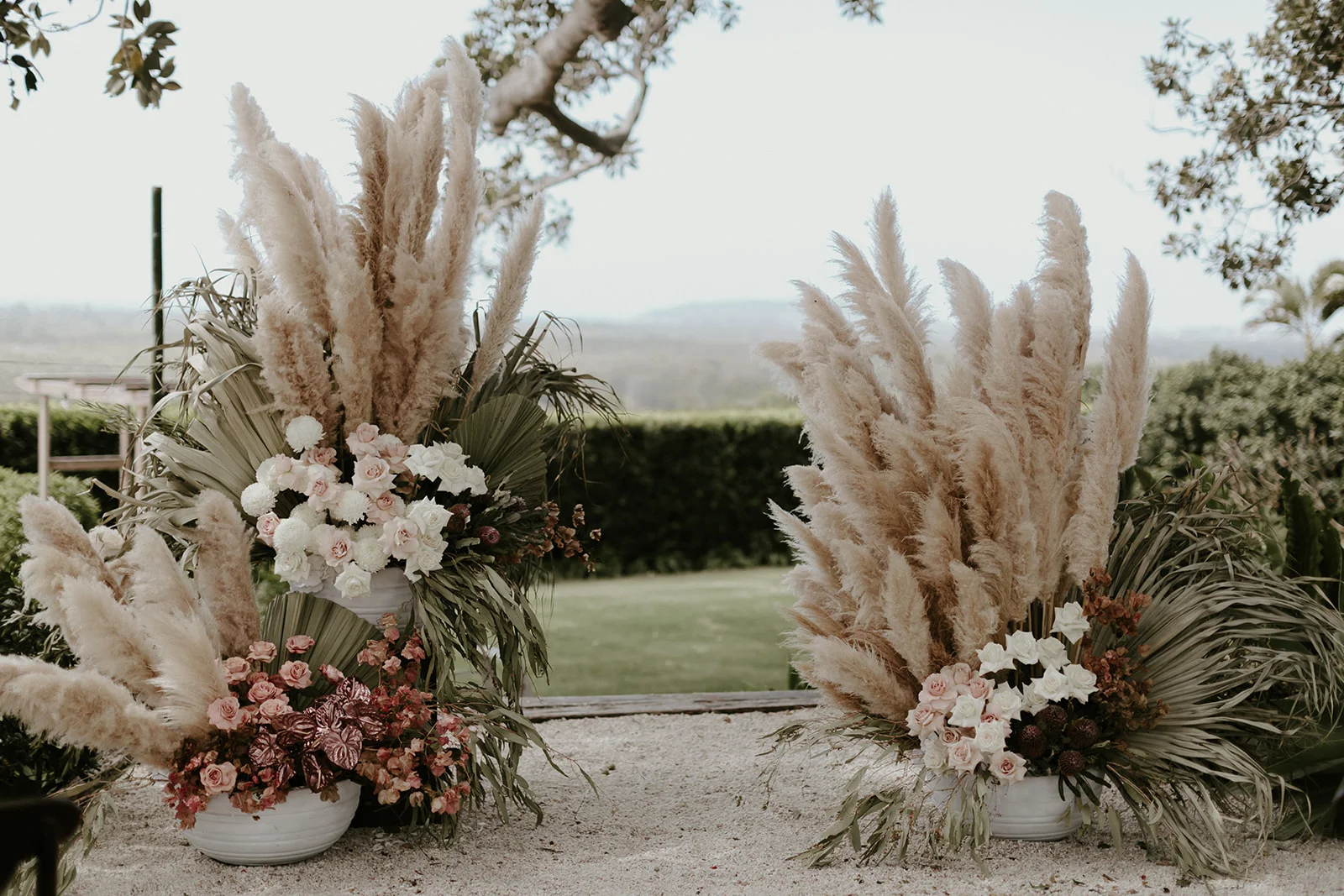 Florals - Wilderness Flowers | Photo - Zoe Morely Photography