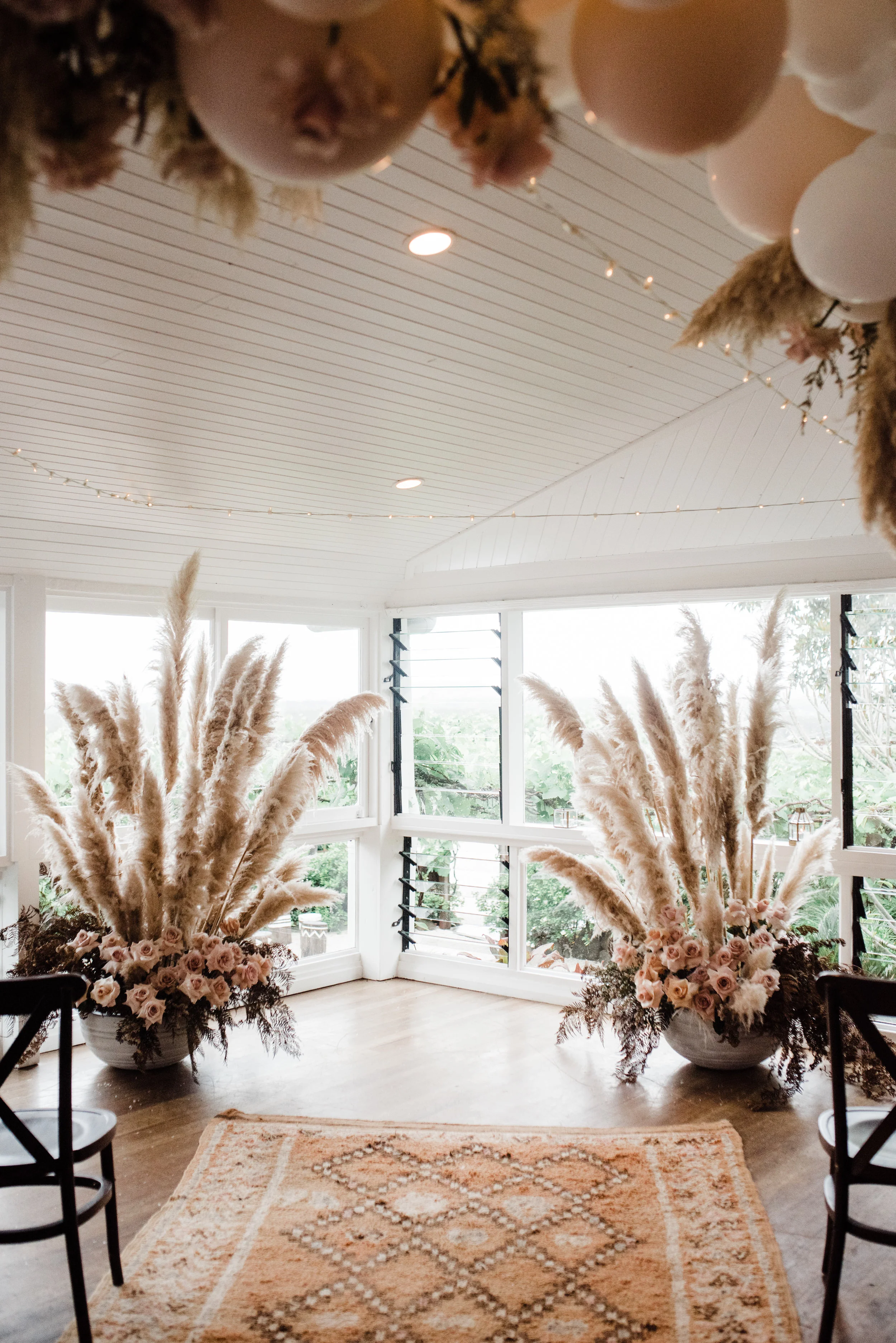 Florals - Wilderness Flowers | Photo - Pineapple Images