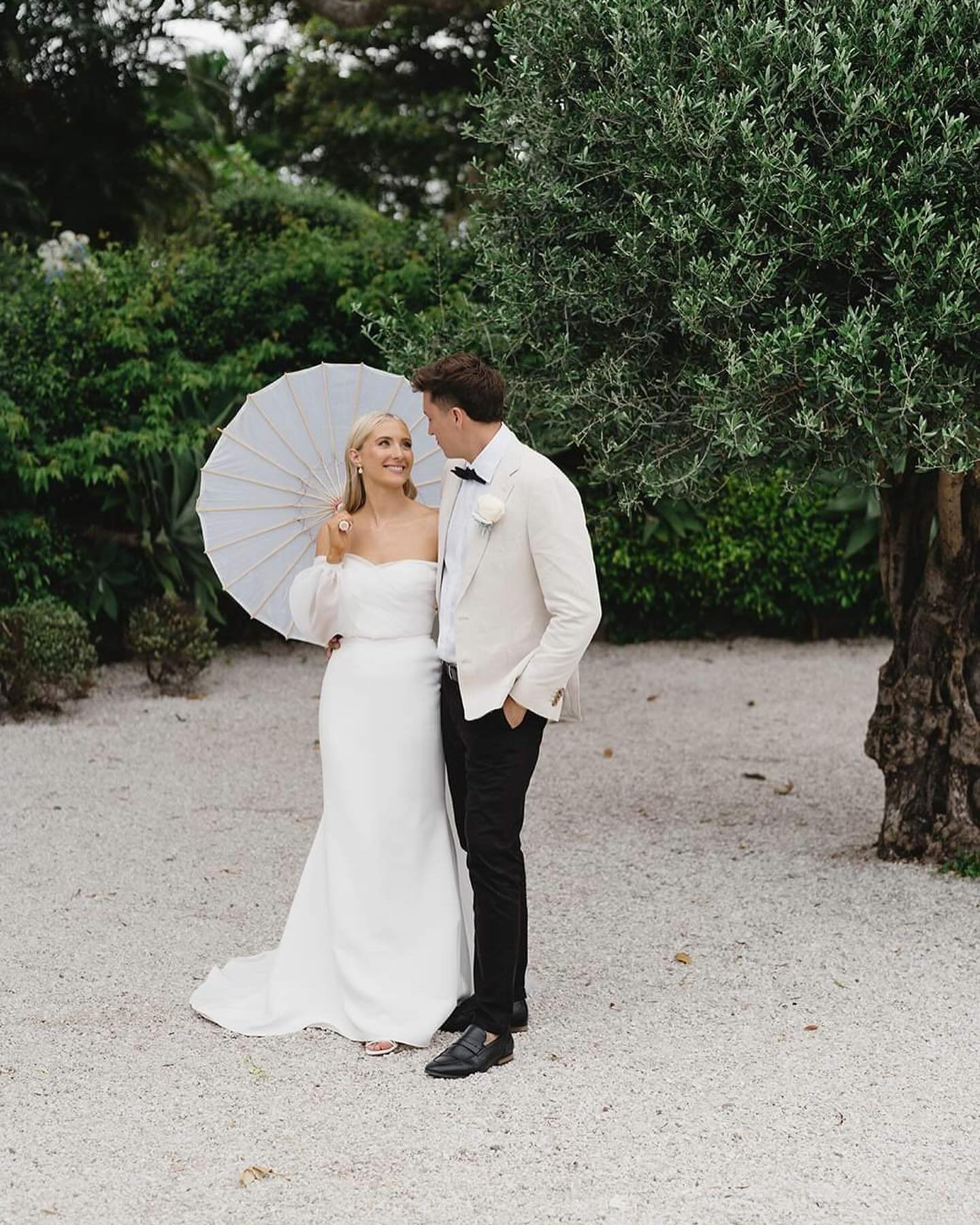 Sneak peeks from Alicia &amp; Connor&rsquo;s special day 🩵🥂

Venue @figtreerestaurant 
Planning &amp; Coordination @byronbayweddings 
Style &amp; Furniture Hire @theweddingshed 
Florist @victoriafitzgibbon 
Celebrant @byronbaymarriagecelebrant 
Mus