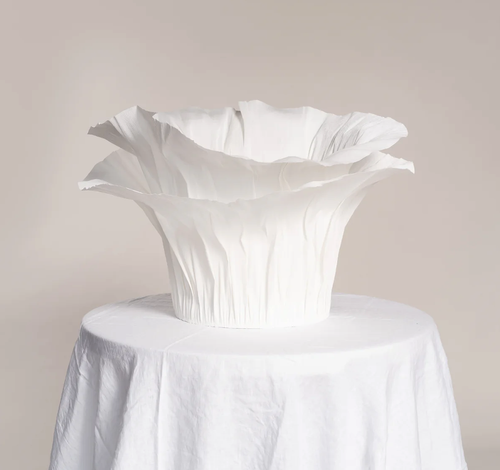 Bloom Wishing Well Table + cloth | $180 | Qty 1
