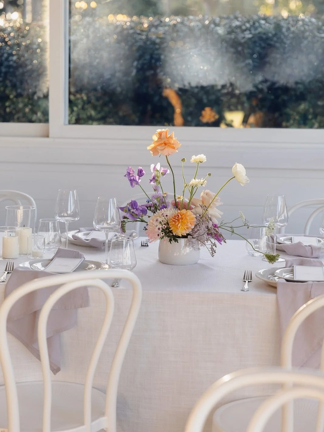 Sophie &amp; Lachlans wedding was pastel perfection 🌷

Planning @byronbayweddings 
Florist @_pikt 
Venue &amp; catering @figtreerestaurant 
Musician @danielle_guest_music 
Styling &amp; Hire @theweddingshed 
Photography @tropical.romance 
Hair &amp;