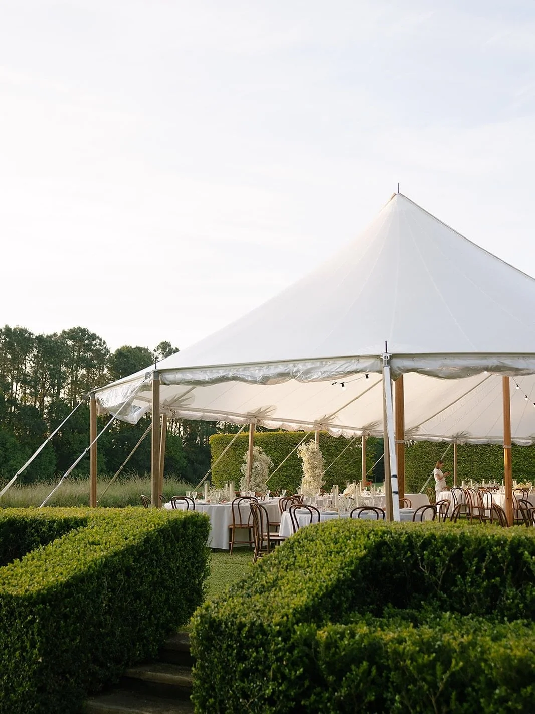 Sophia &amp; Hugo 🕊️26.09.25

Planning, Styling &amp; Coordination @theromanticsweddings
Photography @kyle.ingram
Florals @theflowerbarco
Stationery @esthetic.bride
Hair @missybridal
Makeup @facebyjenn
Catering @terracatering_byronbay
Hire @wehire_b