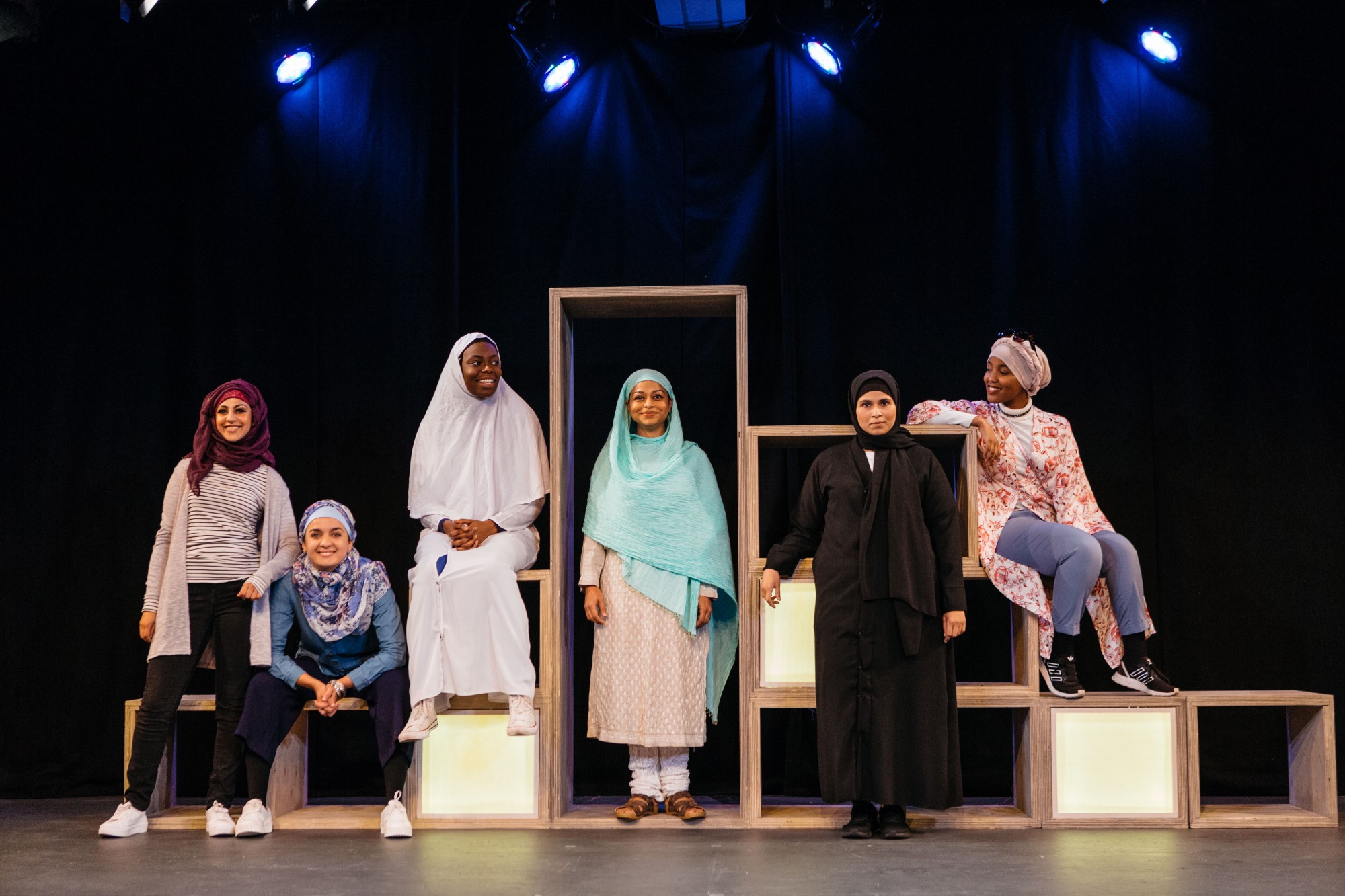 Cast-of-Hijabi-Monologues-London-directed-by-Milli-Bhatia-13-©helenmurray-2000x1333.jpg