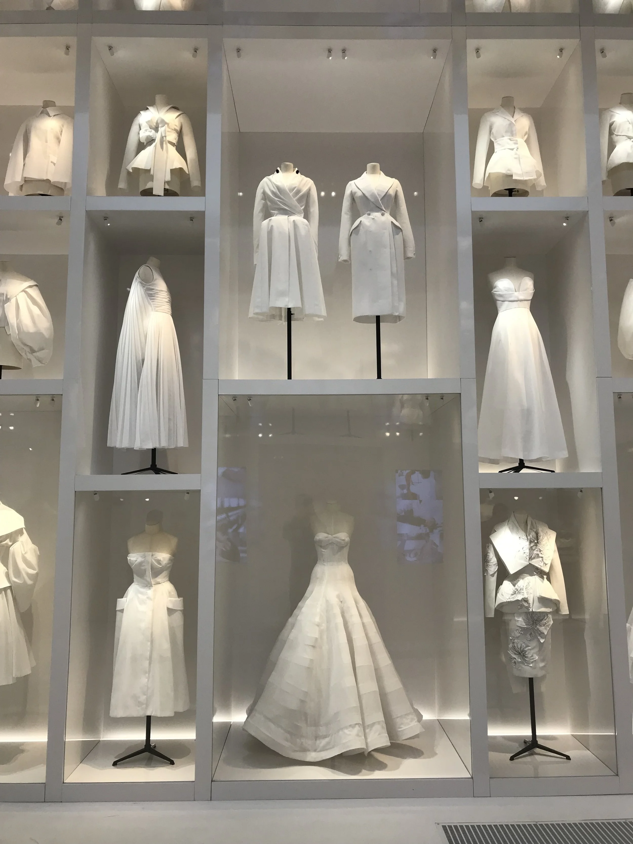 victoria albert museum dior