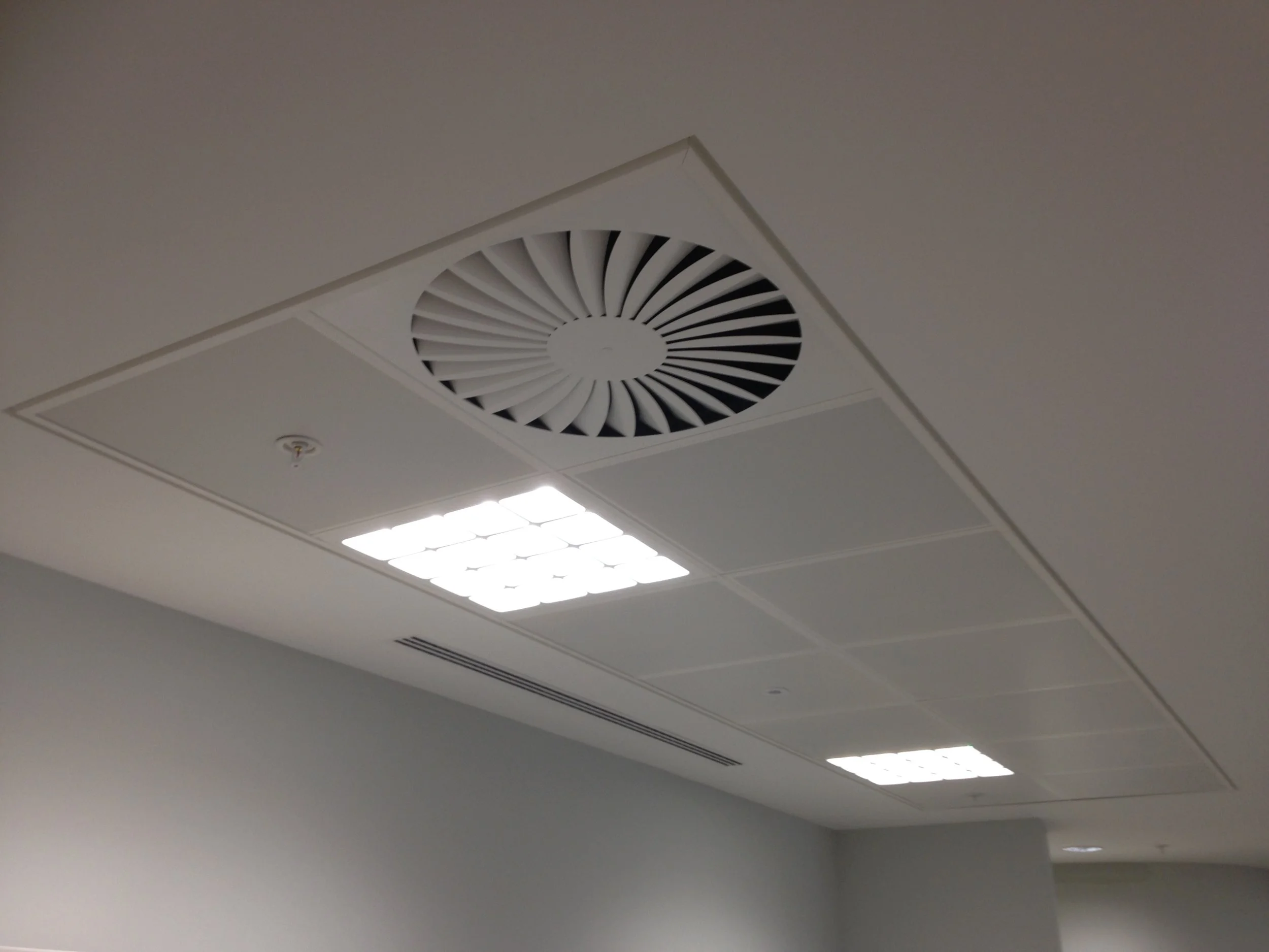 Attractive and quiet diffusers used in new office space — Air Diffusion