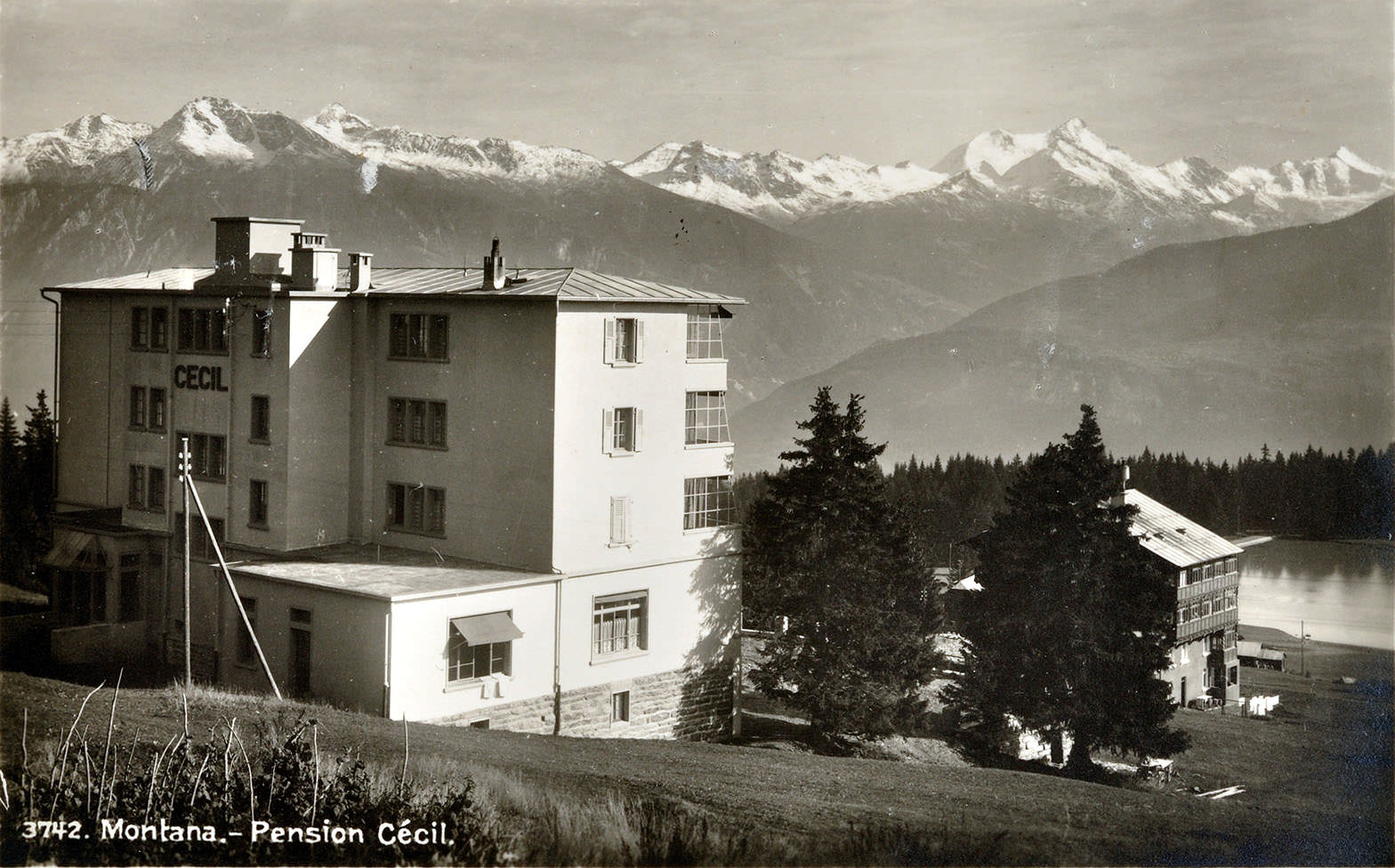  Abb. 6  Montana - Pension Cécil, c.a. 1936, Ansichtskarte , ungelaufen ©Zentrum Paul Klee, Bern, Schenkung Familie Klee Bildarchiv 
