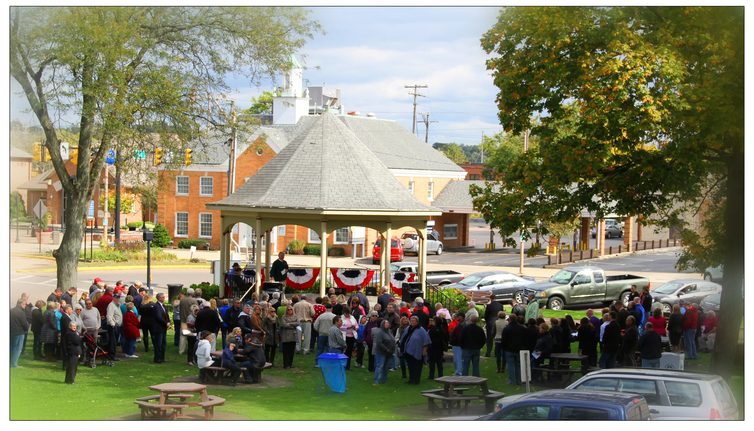 A group of community members and donors for the dedication of the John C. "Jay" Barker Memorial Carillon. Photography by Juliet Connolly
