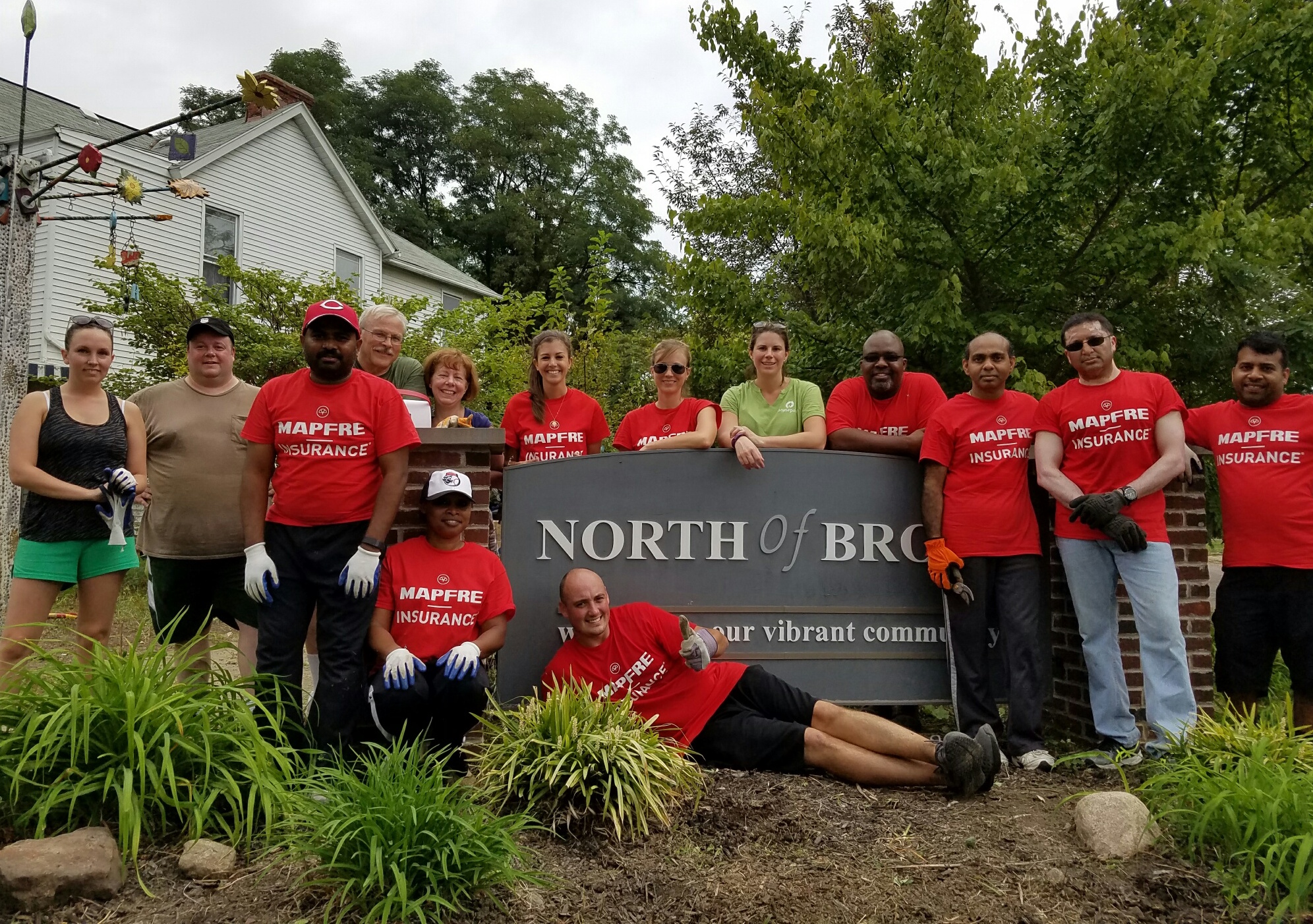 North of Broad residents and MAPFRE Insurance teamed up in a volunteer effort to spruce up the "NoBo" community on the Near East Side. 