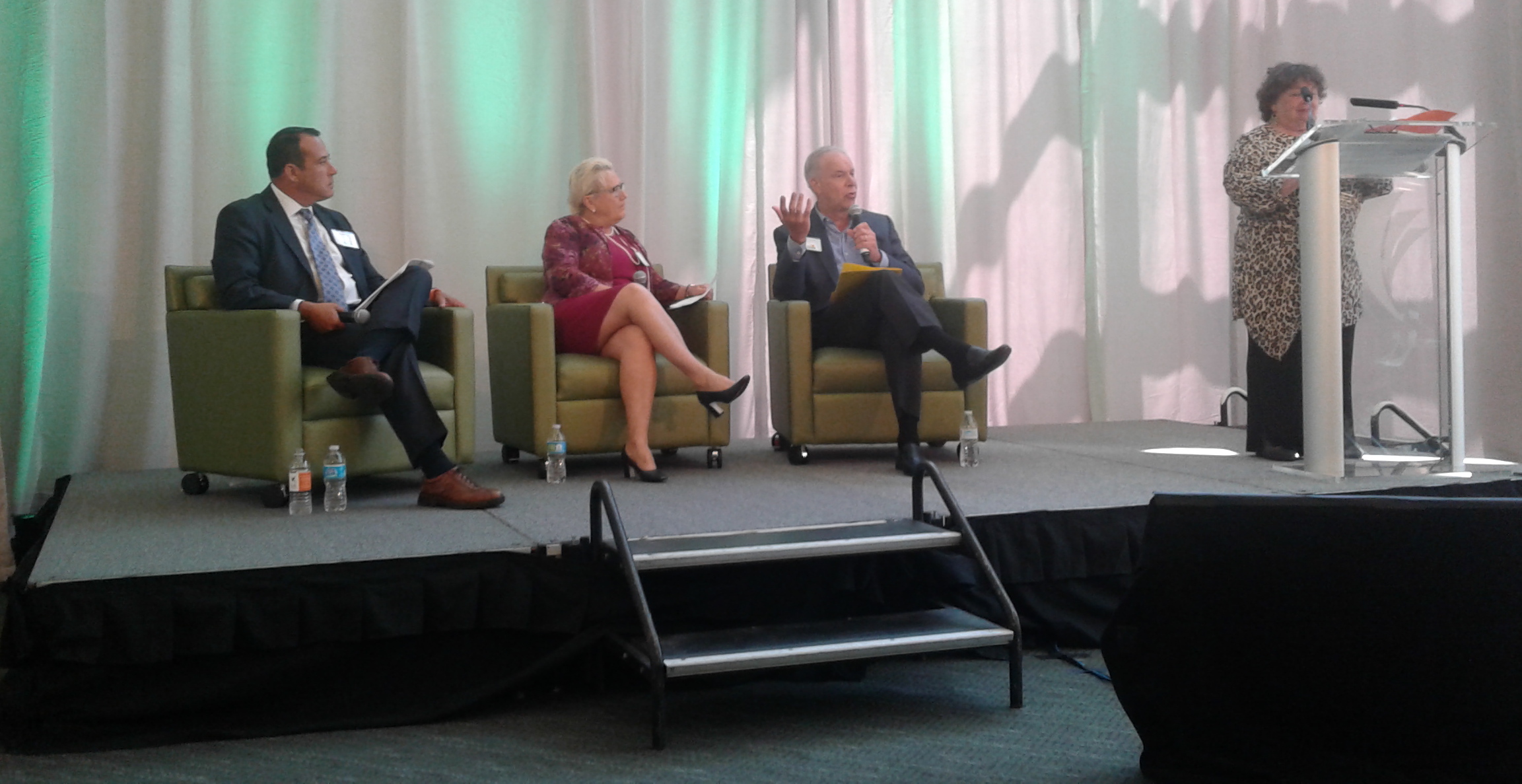 Phil Nunes, Alvis, Marilyn Tomasi, Mid-Ohio Foodbank, Bruce Luecke, Homeport, moderator Marilyn Pizzuti, Goodwill.