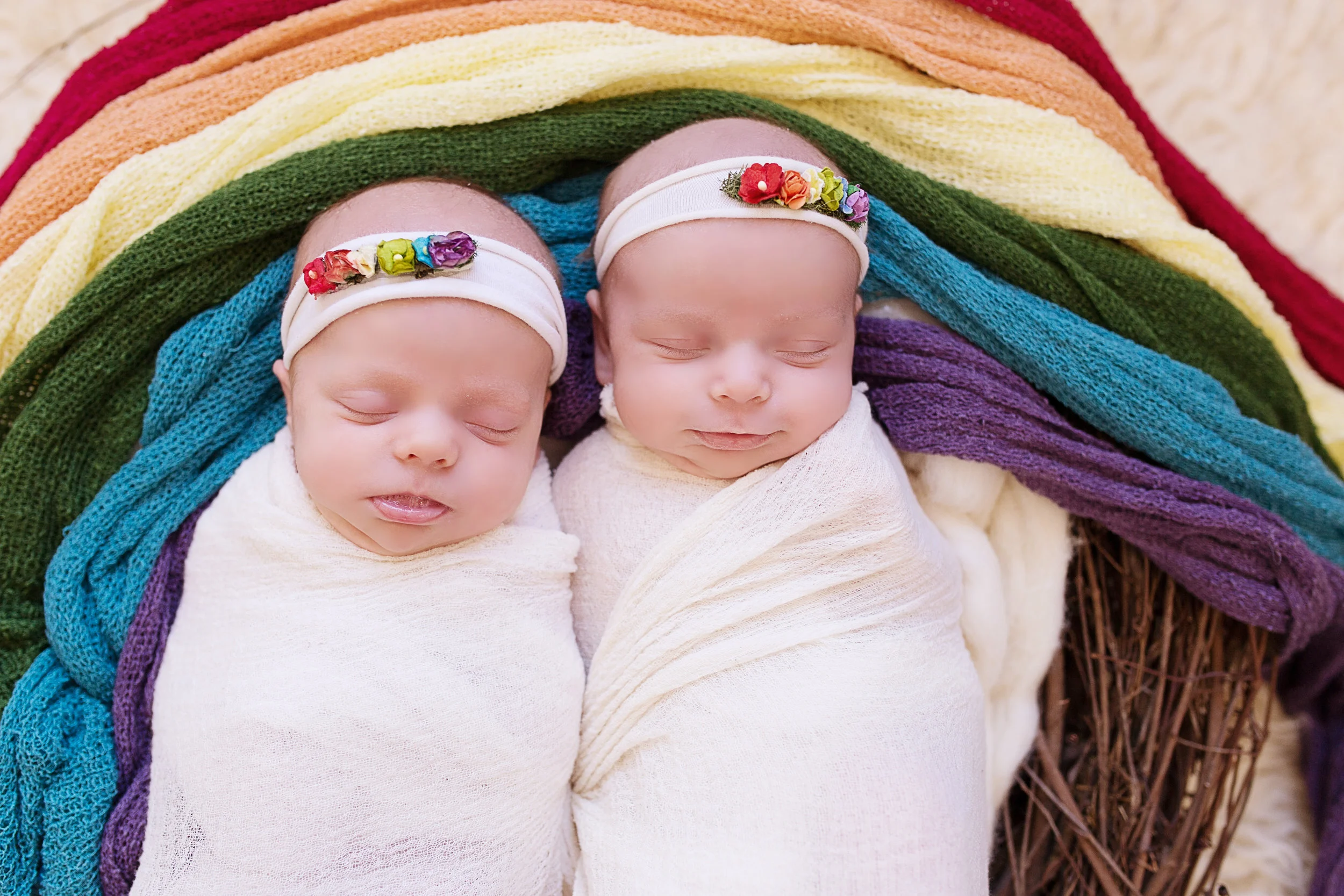 TwinKNewborn (21 of 73) copy.jpg