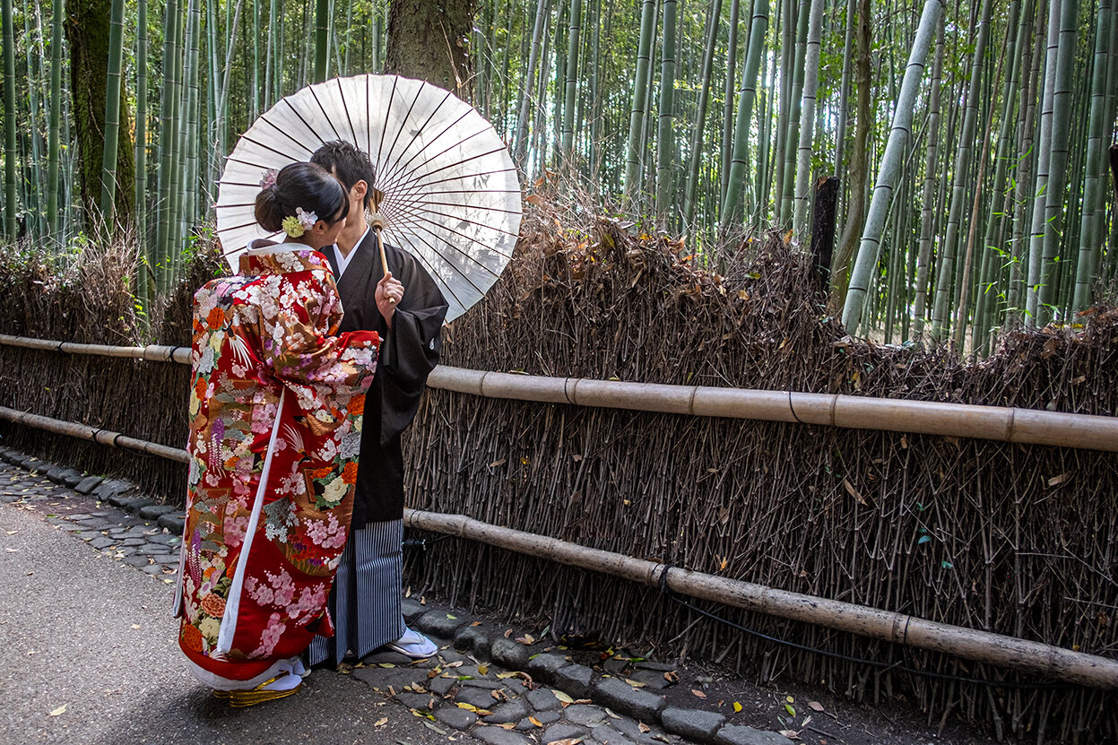 Couple w umbrella.jpg