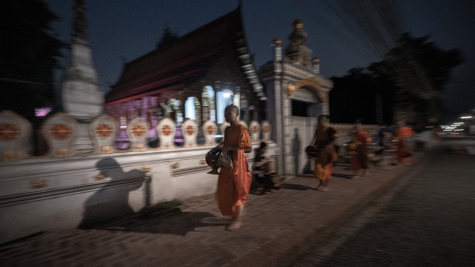 Hanoi monks- 1  DSC02047.jpg