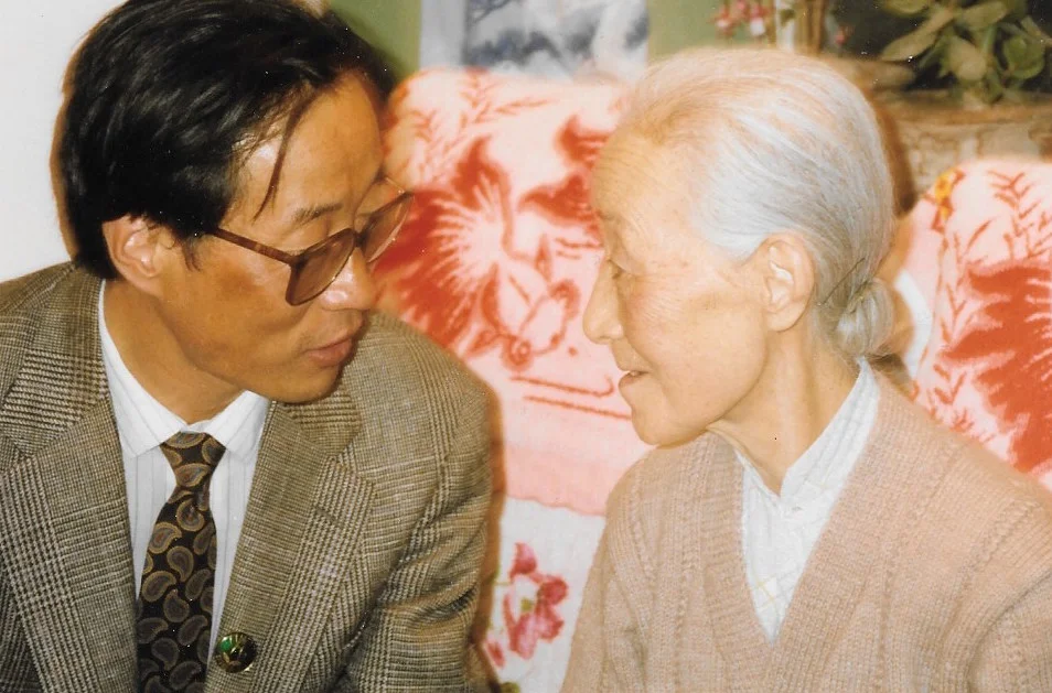 Qin Dahe and his mother during the Trans-Antarctica visit to his family's apartment in Beijing, China. Photo: Cathy de Moll