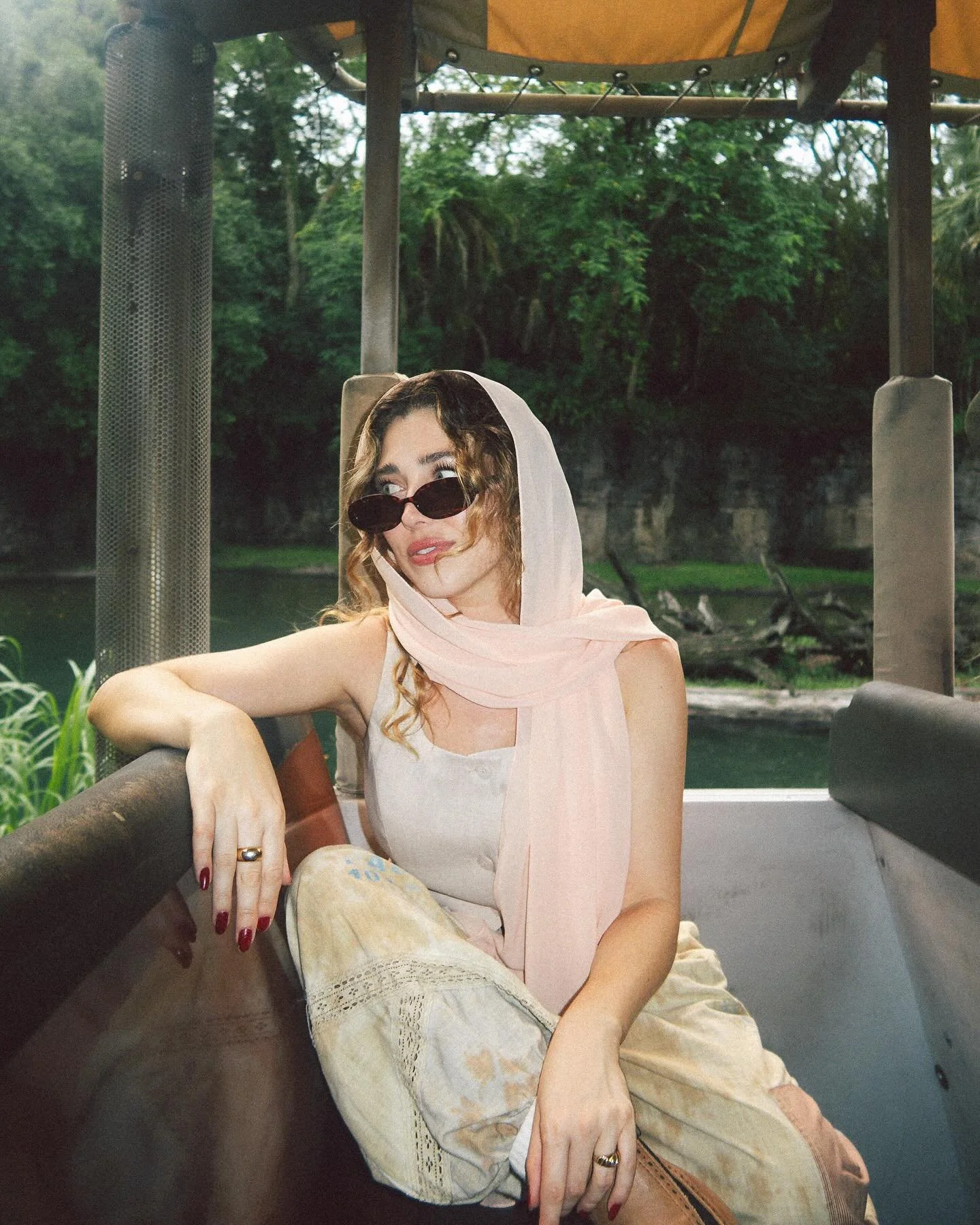 What a crew! 🦒🦓🐘 wild! 

#disneyparks #waltdisneyworldresort #disneysanimalkingdom #safari