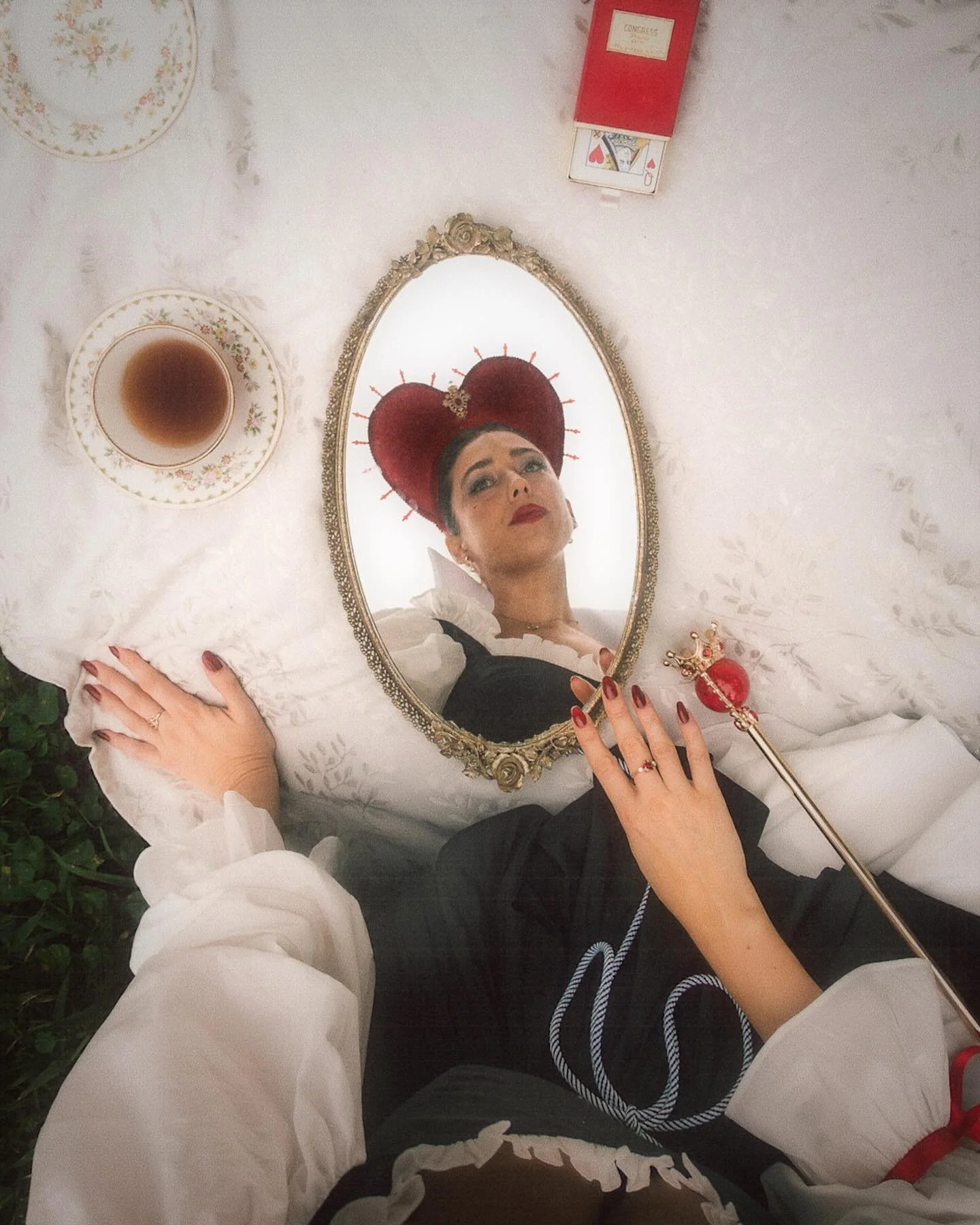 WHO&rsquo;S BEEN PAINTING MY ROSES RED?!? 🌹🪞❤️✨

#halloweencostumeideas #aliceinwonderland #wonderland #queenofhearts #halloween2025