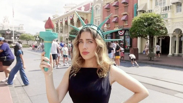 Sweethearts &amp; Dandies

#America250 #waltdisneyworld #july4thoutfit #cinemagraph #orlandoinfluencer
