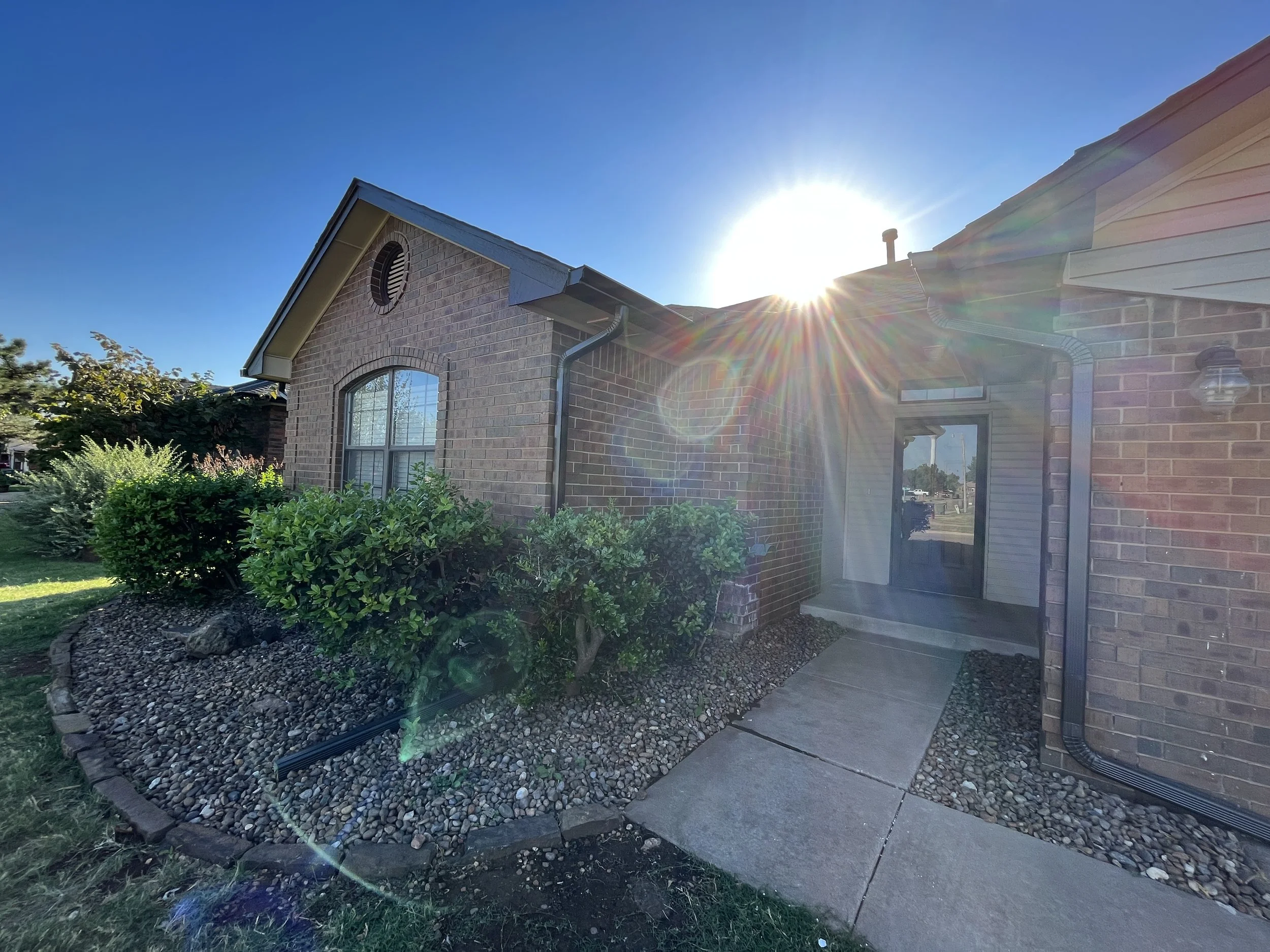 LEASED! 1500 Hollyhead Terrace, Yukon, (1,350) — Top Sail Management