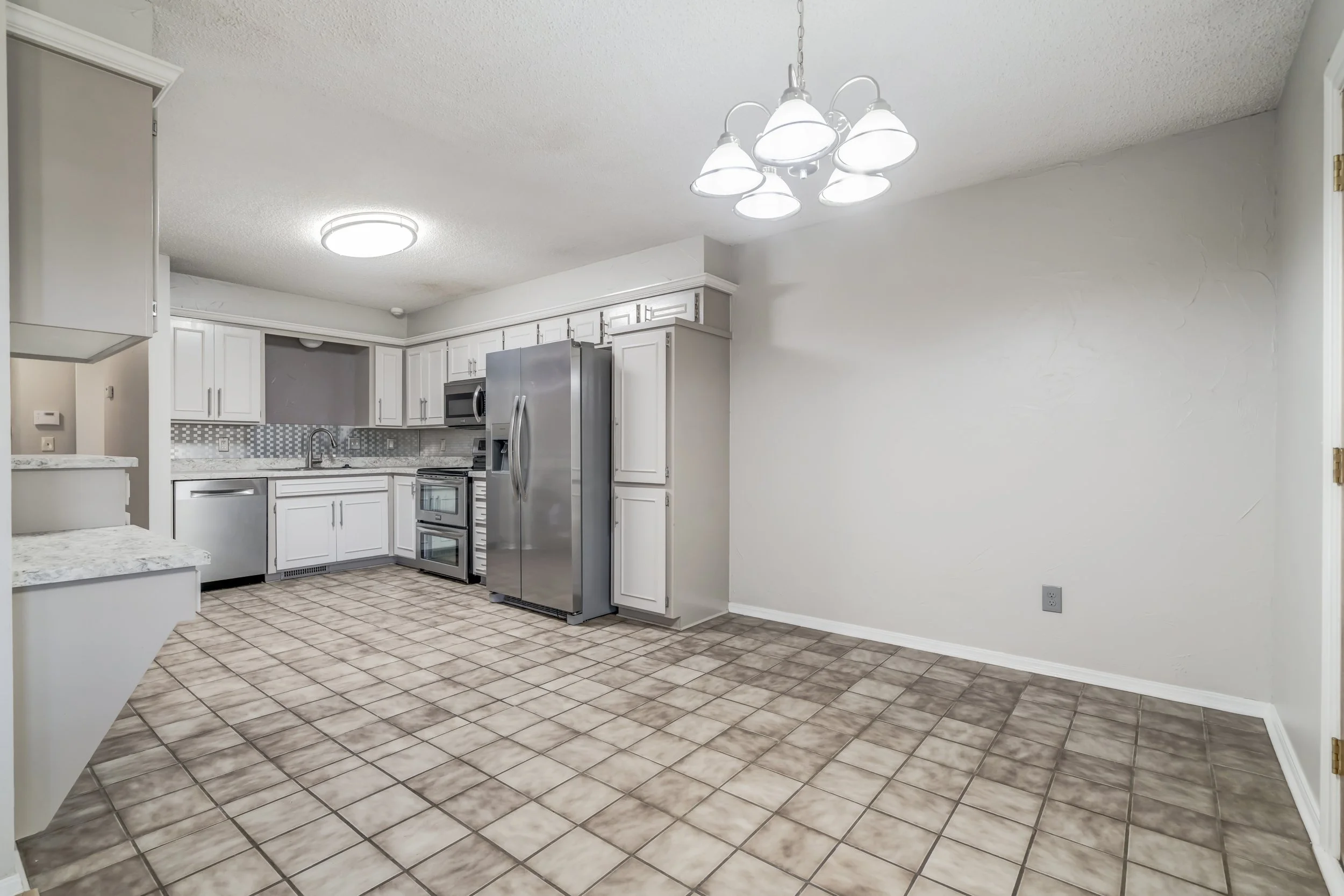 9921 Hefner Village Pl INT-6.jpg