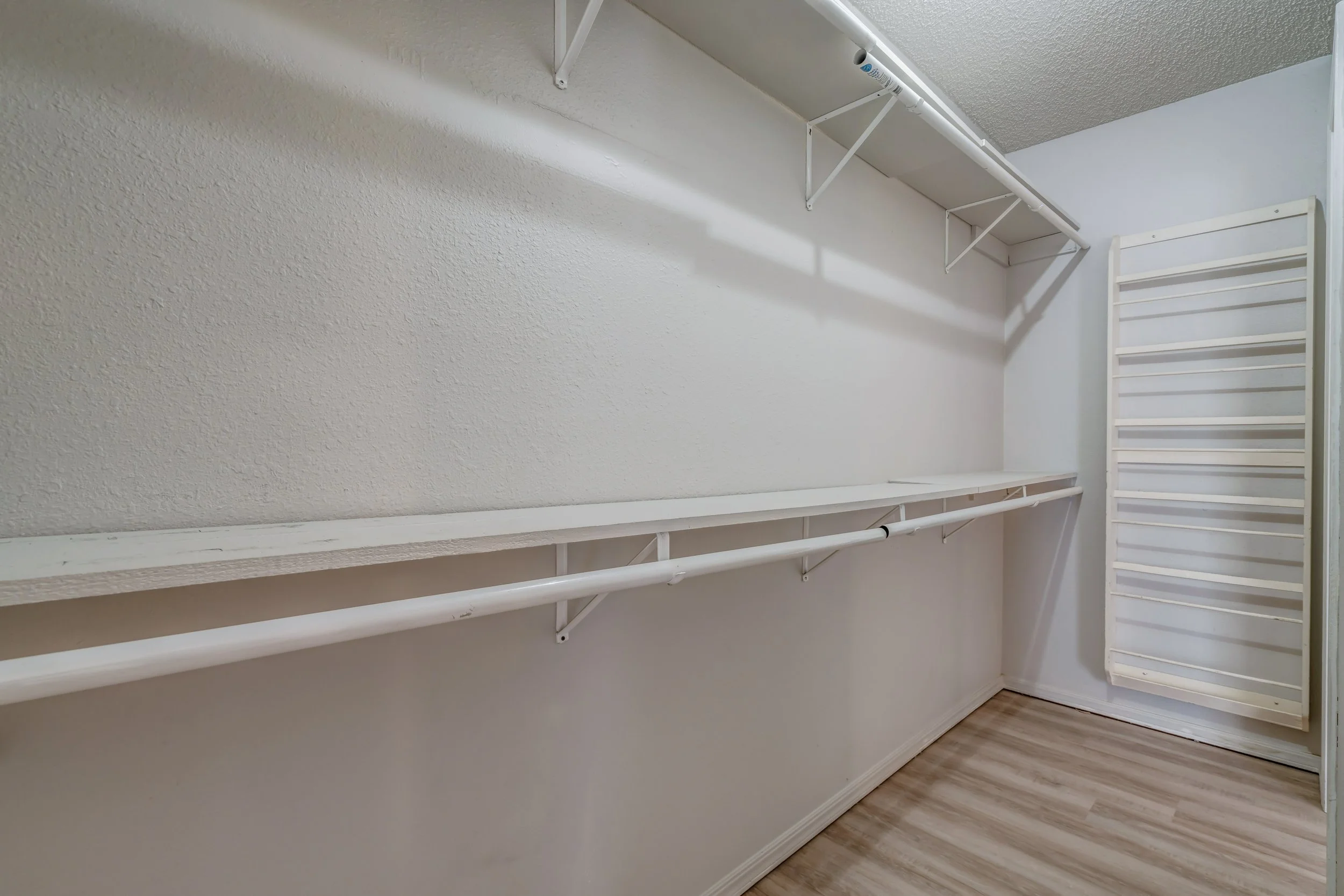 9921 Hefner Village Pl INT-22.jpg