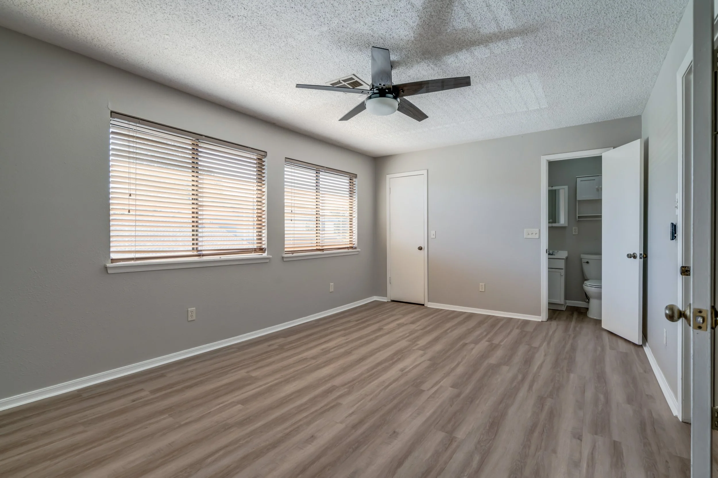 9921 Hefner Village Pl INT-29.jpg