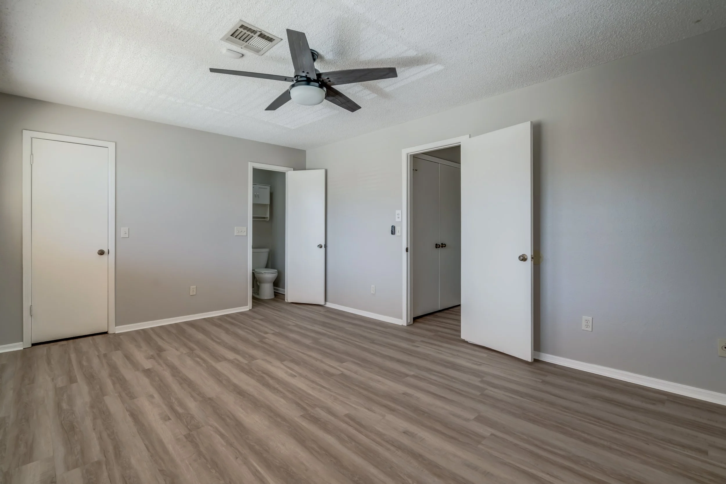 9921 Hefner Village Pl INT-30.jpg