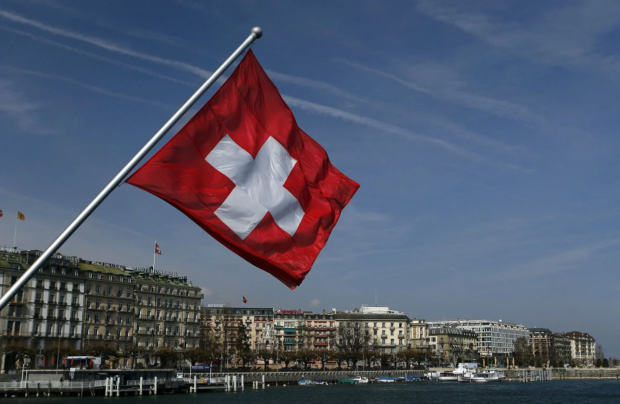 Swiss Banks Pitch Neutrality To Lure Wealthy U.S. Clients - WSJ | September 2014