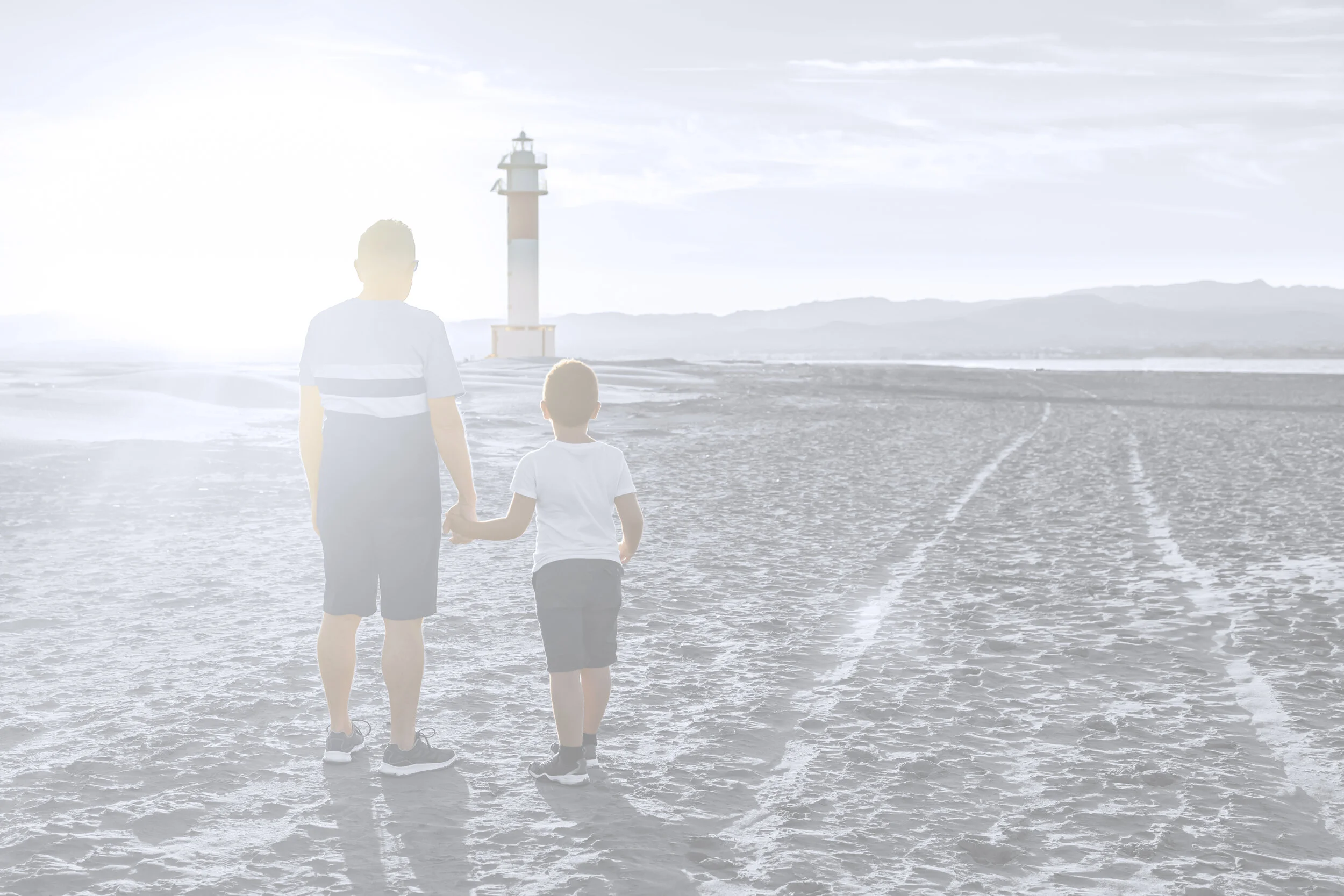 Contact_US_White_Lighthouse_Investment_Management-2.jpg