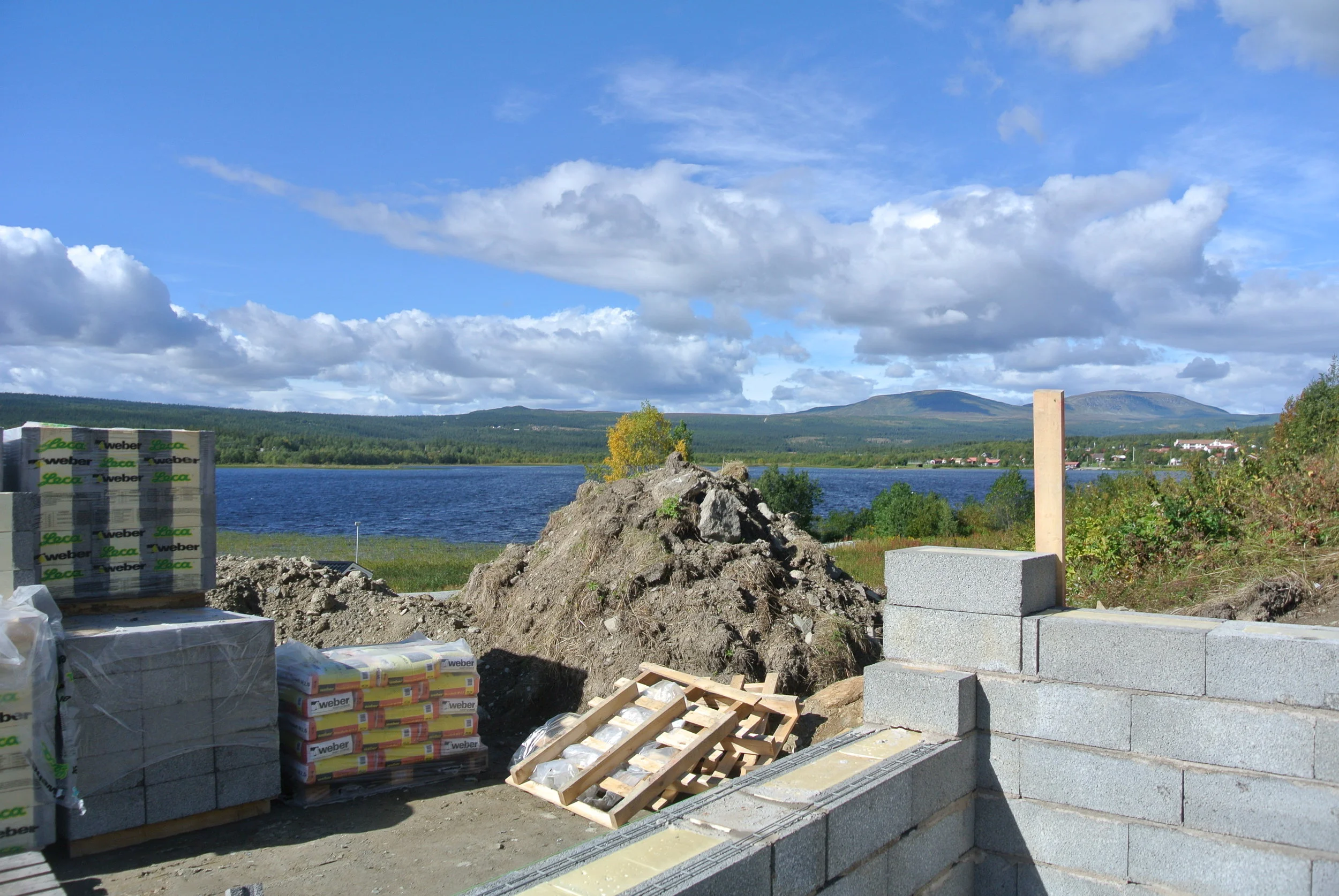 Utsikt från huset över Funäsdalssjön med omkringliggande fjäll