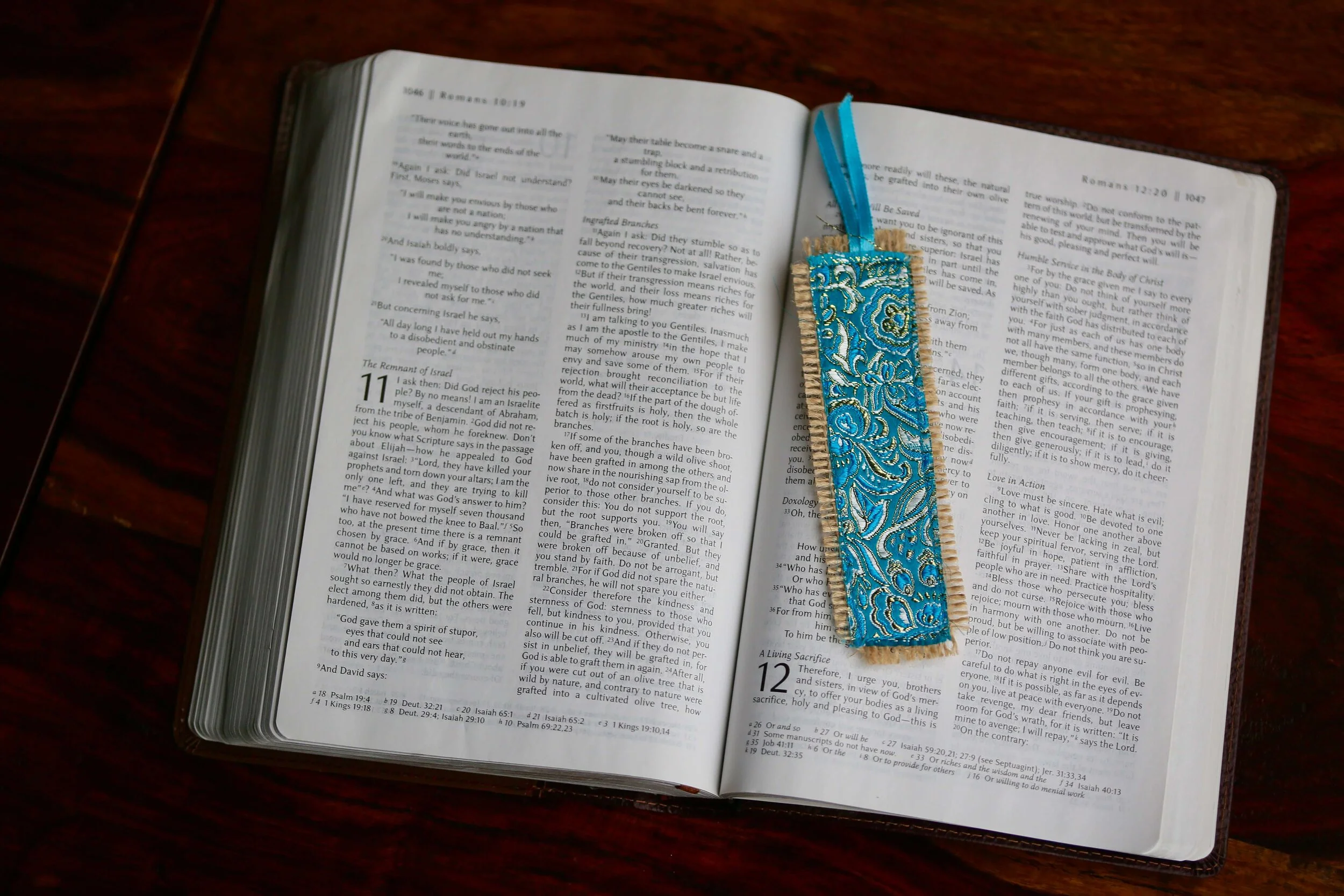 Mongolia - Bookmark - Floral (turquoise _ gold) - KHG_1642_TWLV.jpg
