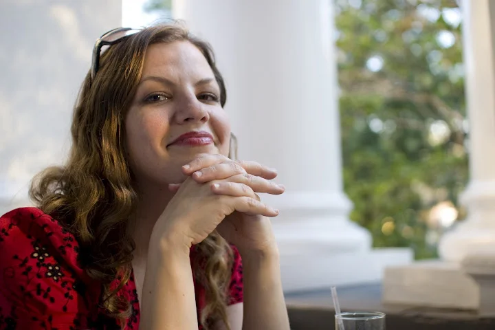 Virginia-Miller-Writer-Photo.jpg
