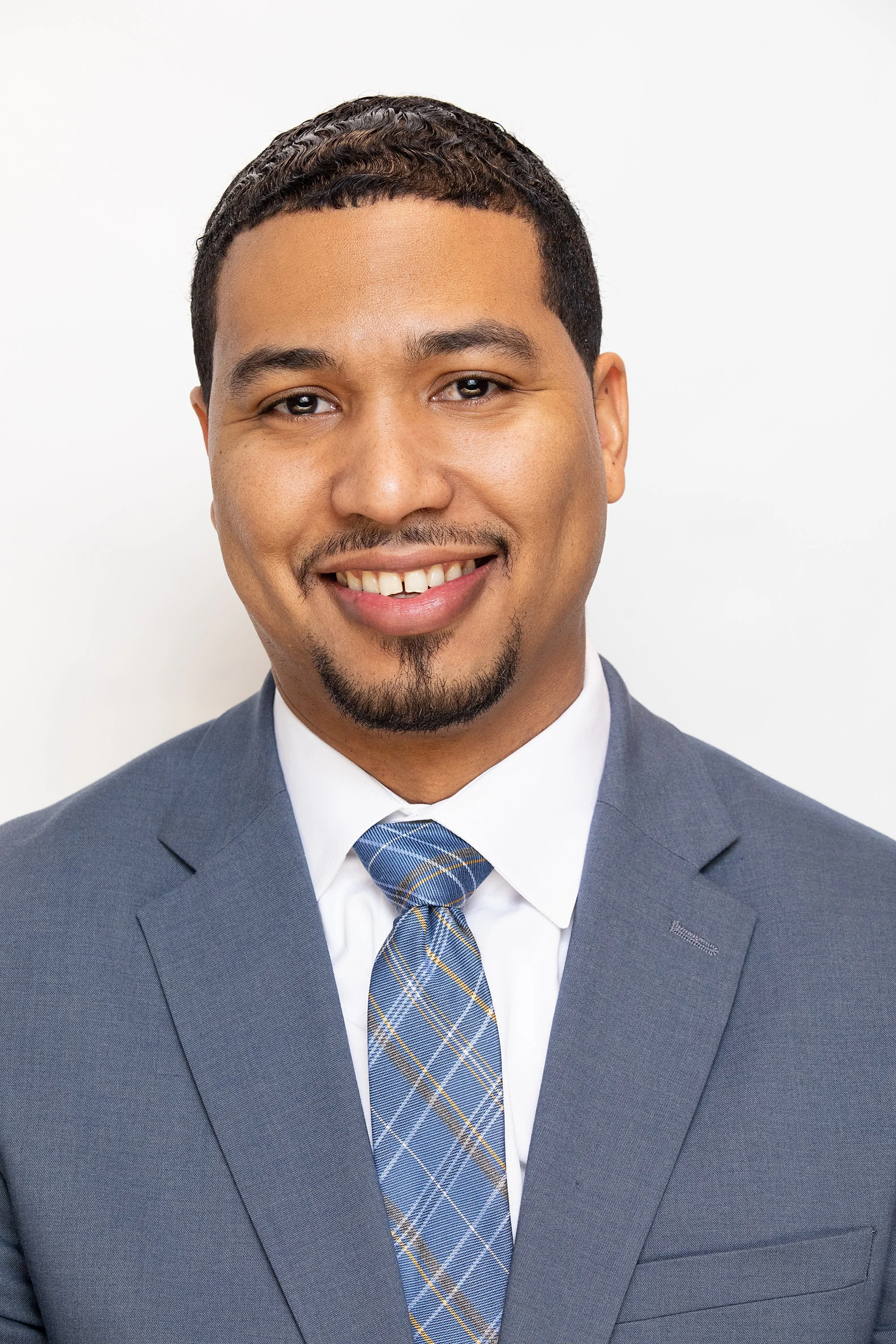 julius_cave_headshot_web.jpg