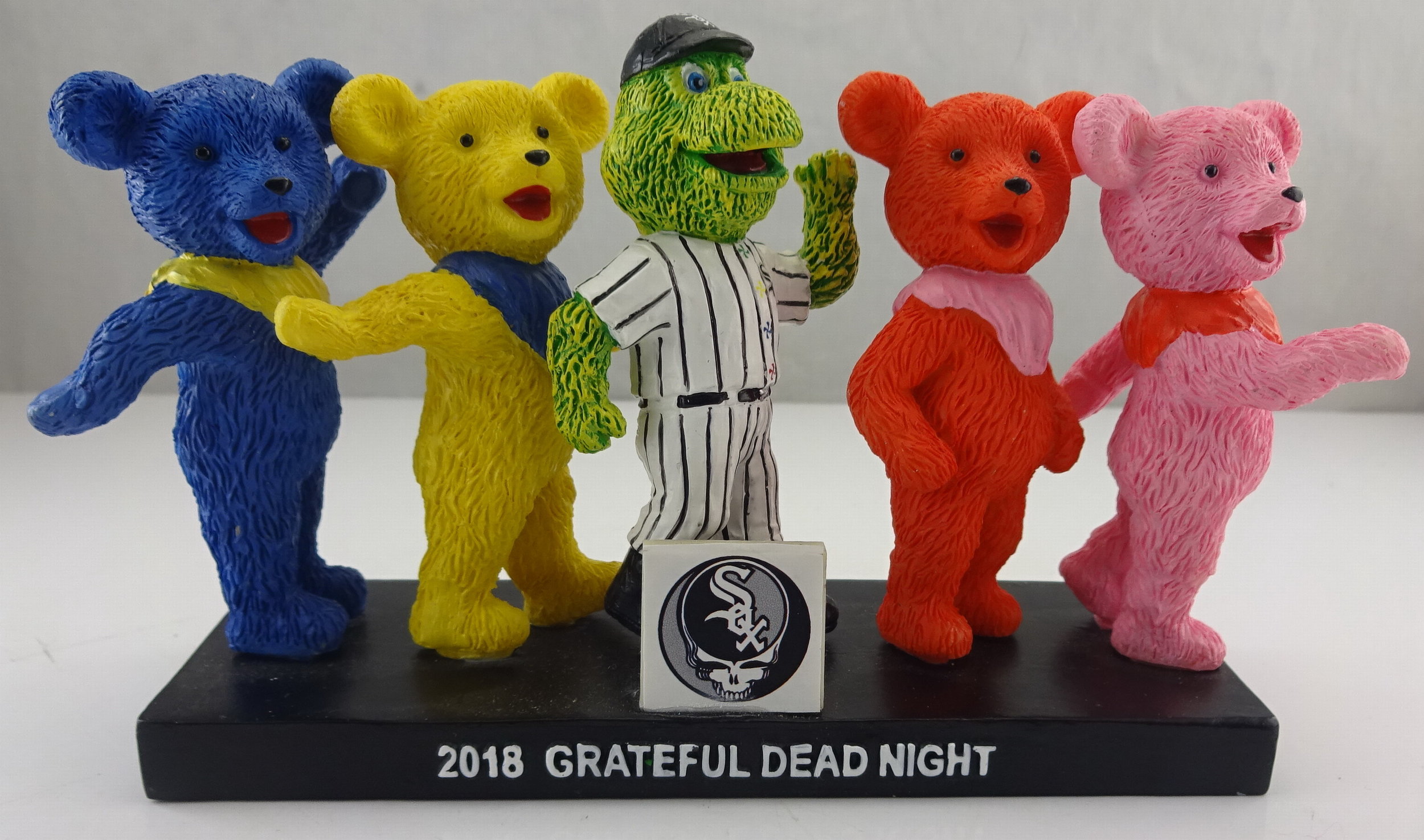 Chicago White Sox - Graceful Dead Southpaw-3in figurine 113513 (1).jpg