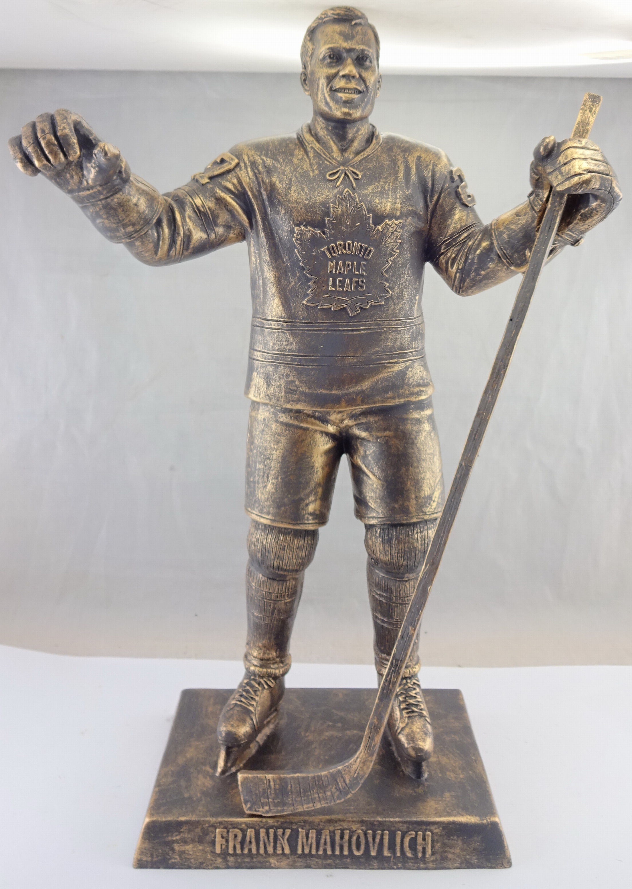 Toronto Maple Leafs - Frank Mahovlich 113366, 10in Bronze Statue (2).jpg