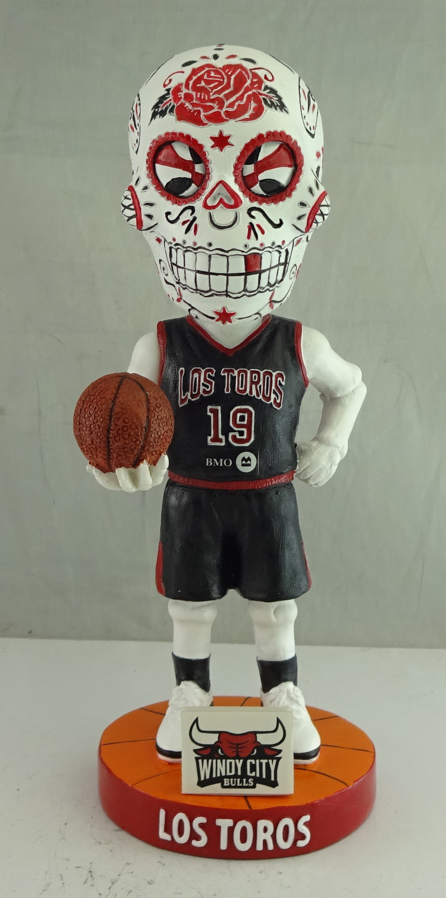 Windy City Bulls - 7in Sugar Skull bobblehead 114356 (6).jpg