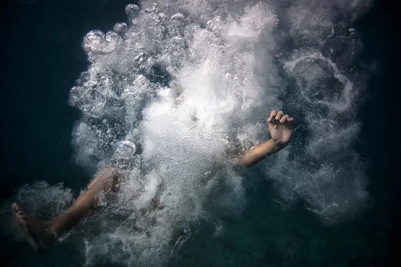 Submersion (Bubble Nucleation) <h4> Jasmine Pilcher </h4>