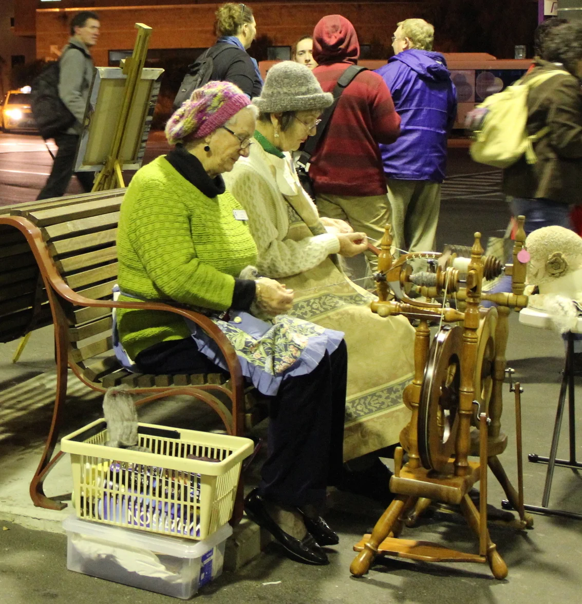 Pop Up Spinners<h4>Members of the Geelong Handweavers and Spinners Guild</h4>