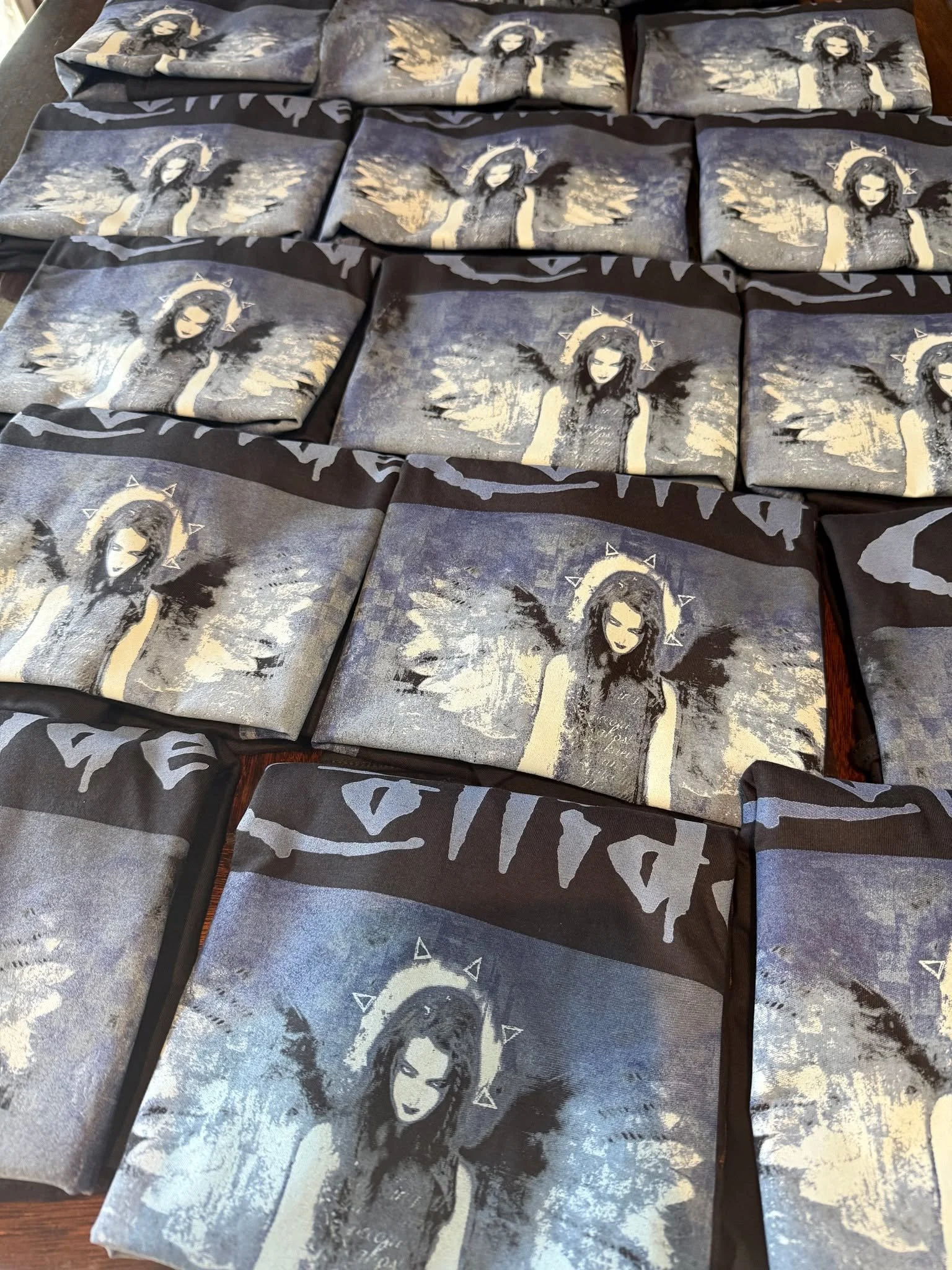 Packing, packing, packing!! 
This is what is happening right now!!! 🖤🖤🖤