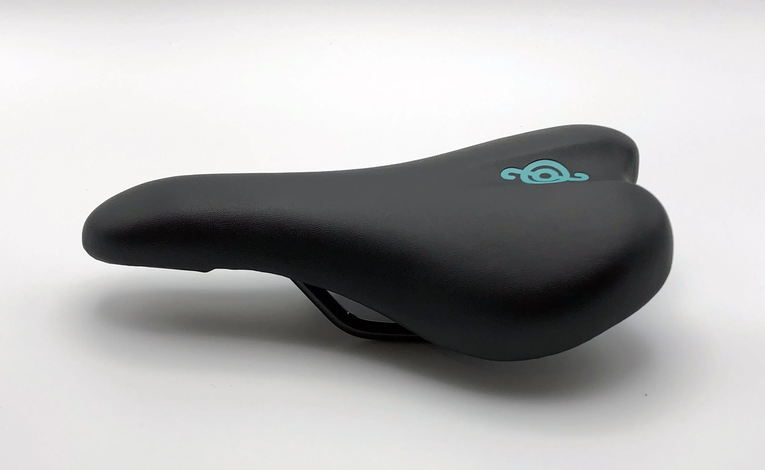 Pello_Saddle_sideview.jpg