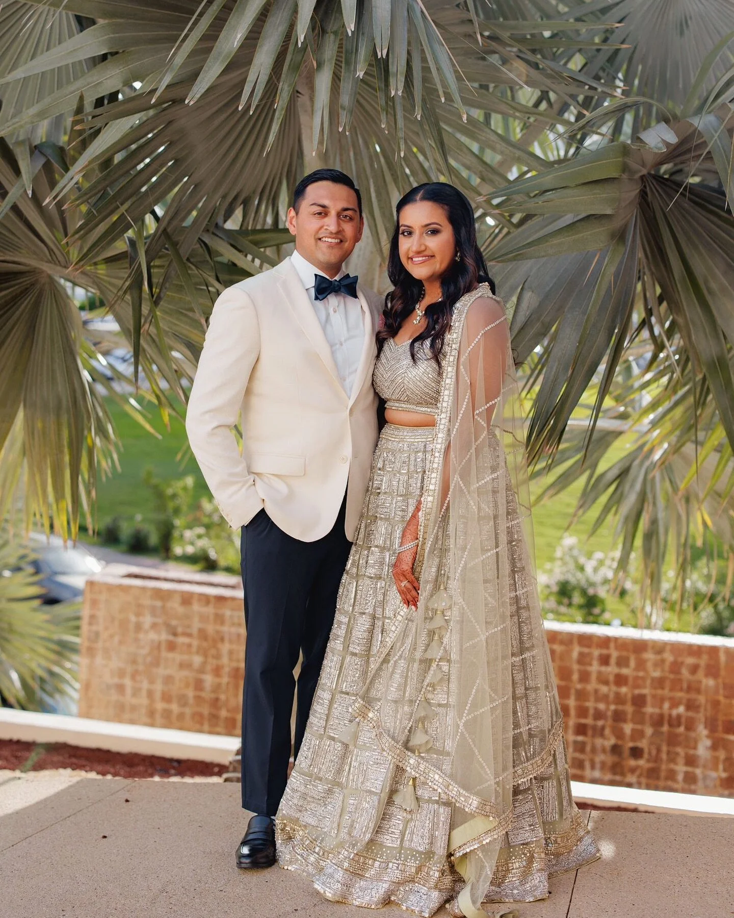 Our beautiful bride Shreya ✨
RECEPTION LOOK 
Photography 📸 @takeitphoto 
Wedding by @liz.medina.weddings @jccastilloweddings 
.
Glam @taniataglemakeupandhair 
Mua: Tania 
Hair: Nohem&iacute; 
.

So much fun creating different glam styles for our bea