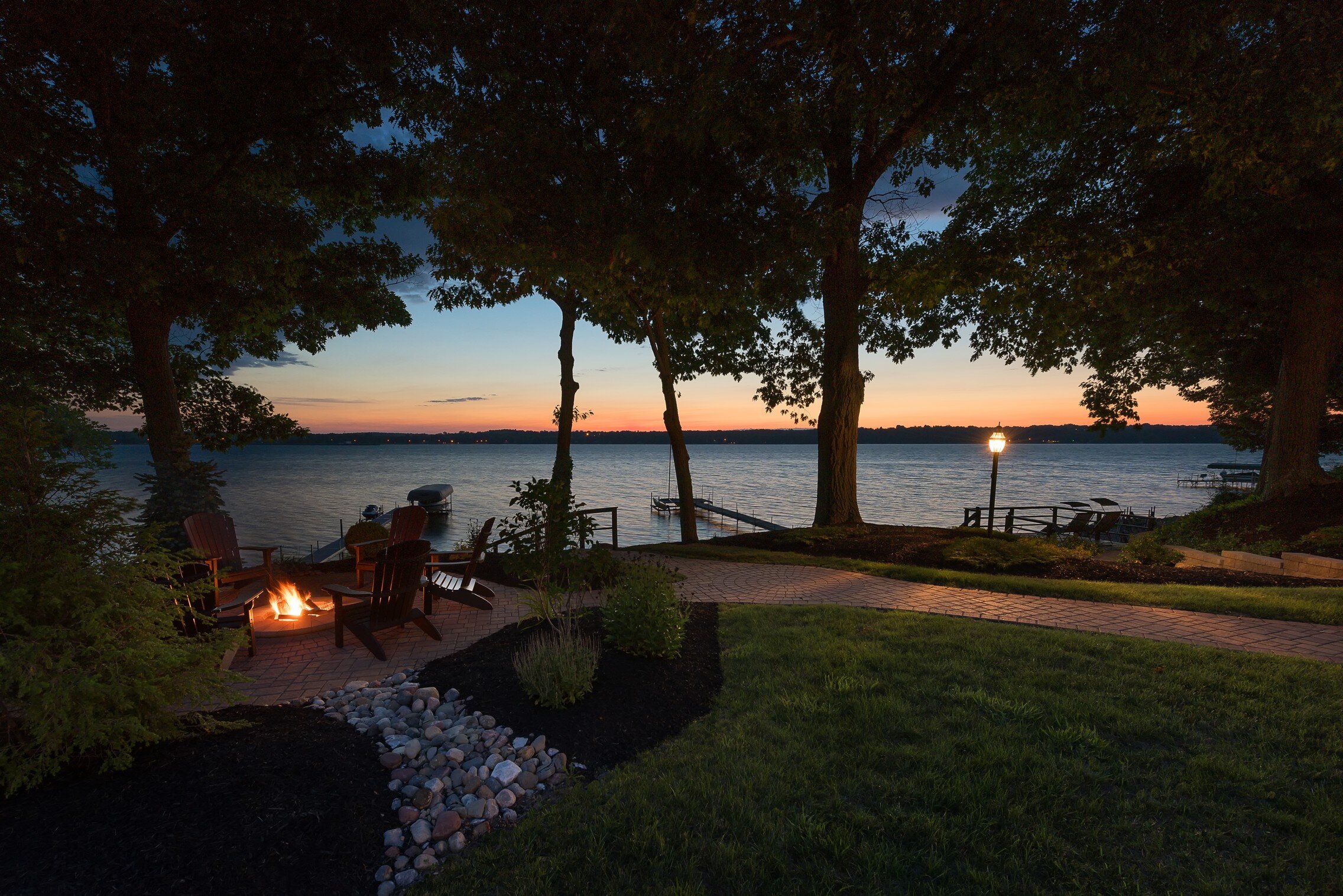 LAKEFRONT VACATION HOME