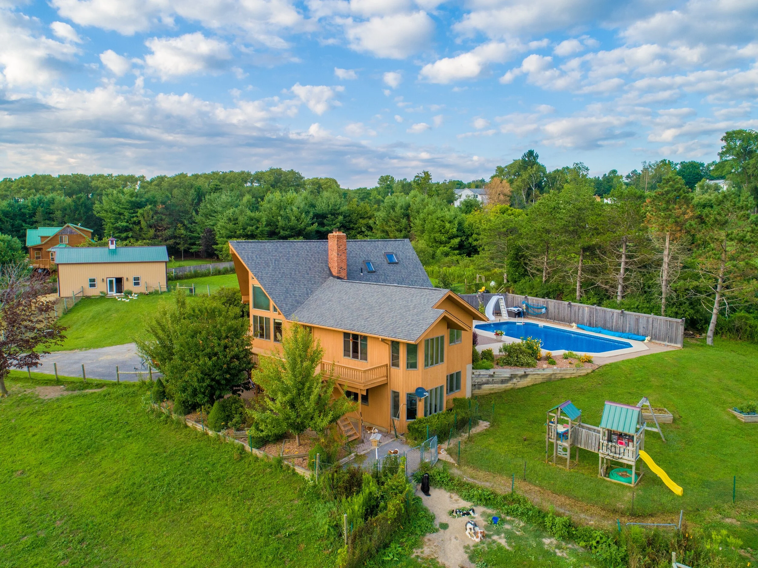 2660 Pine Grove Road Skaneateles, NY 13152 — MICHAEL DEROSA Buying