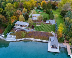 Waterfront Luxury Estate thumbnail 1