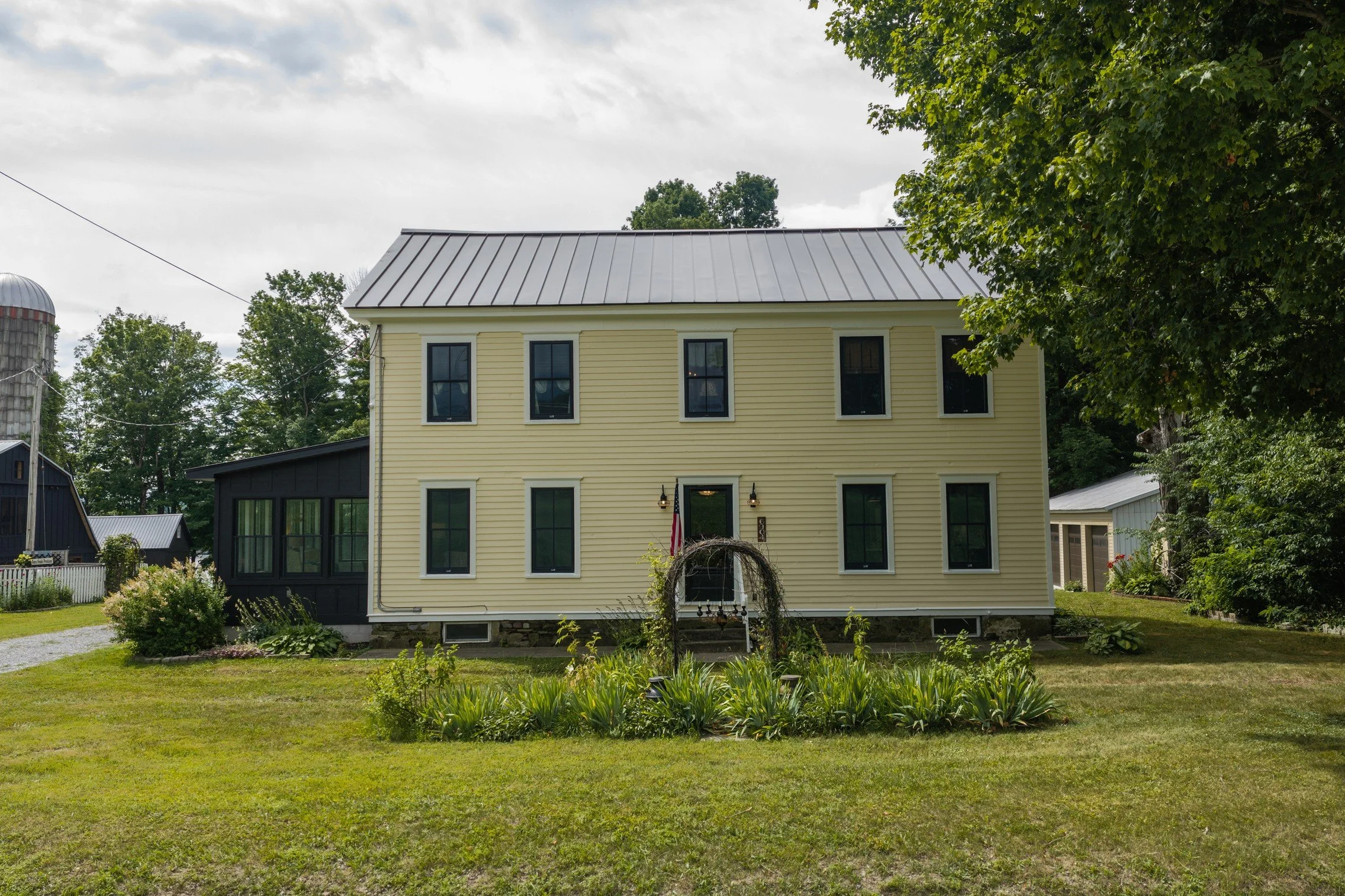 Lakeview Barns 09.jpg