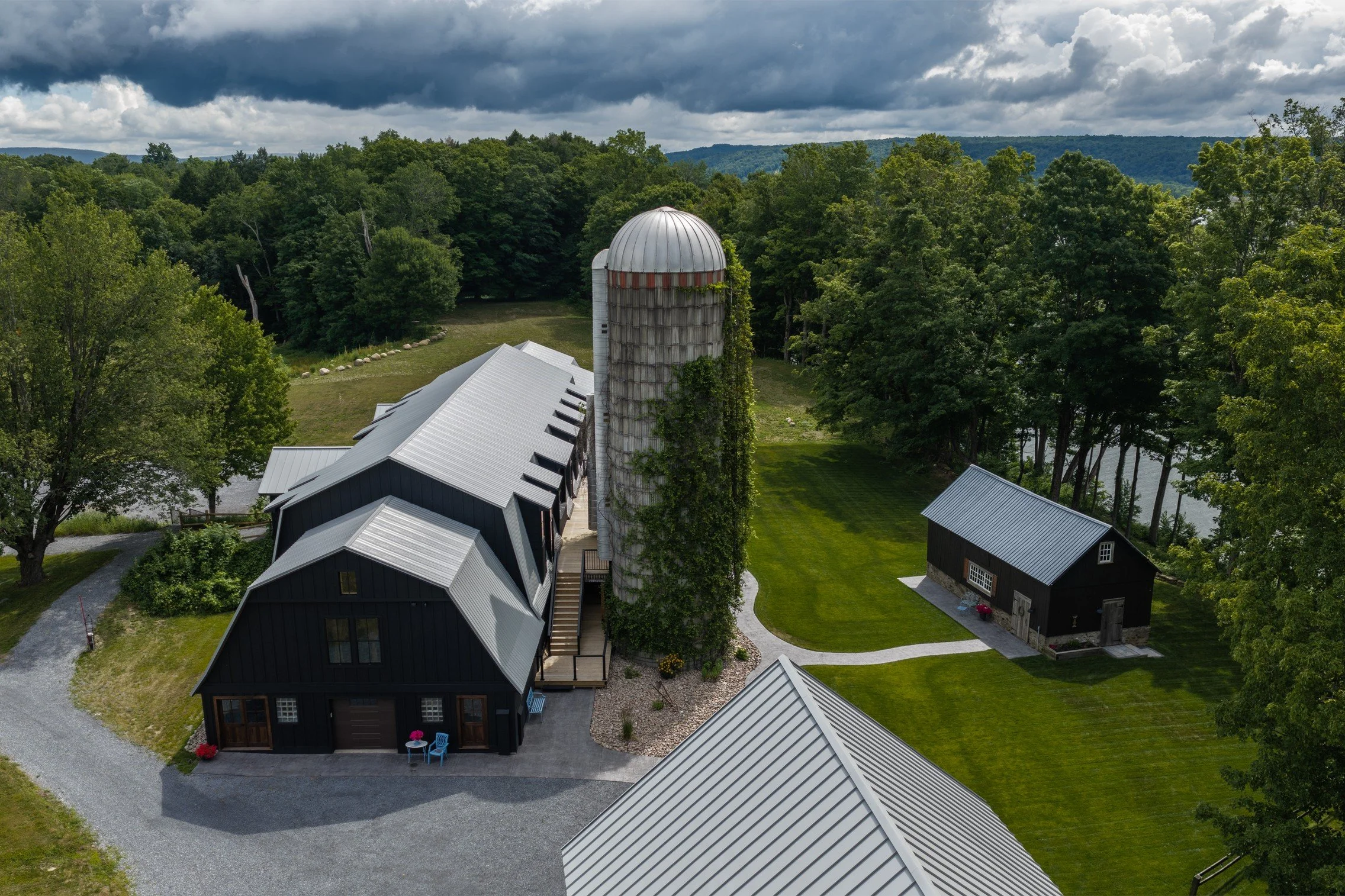 Lakeview Barns 14.jpg