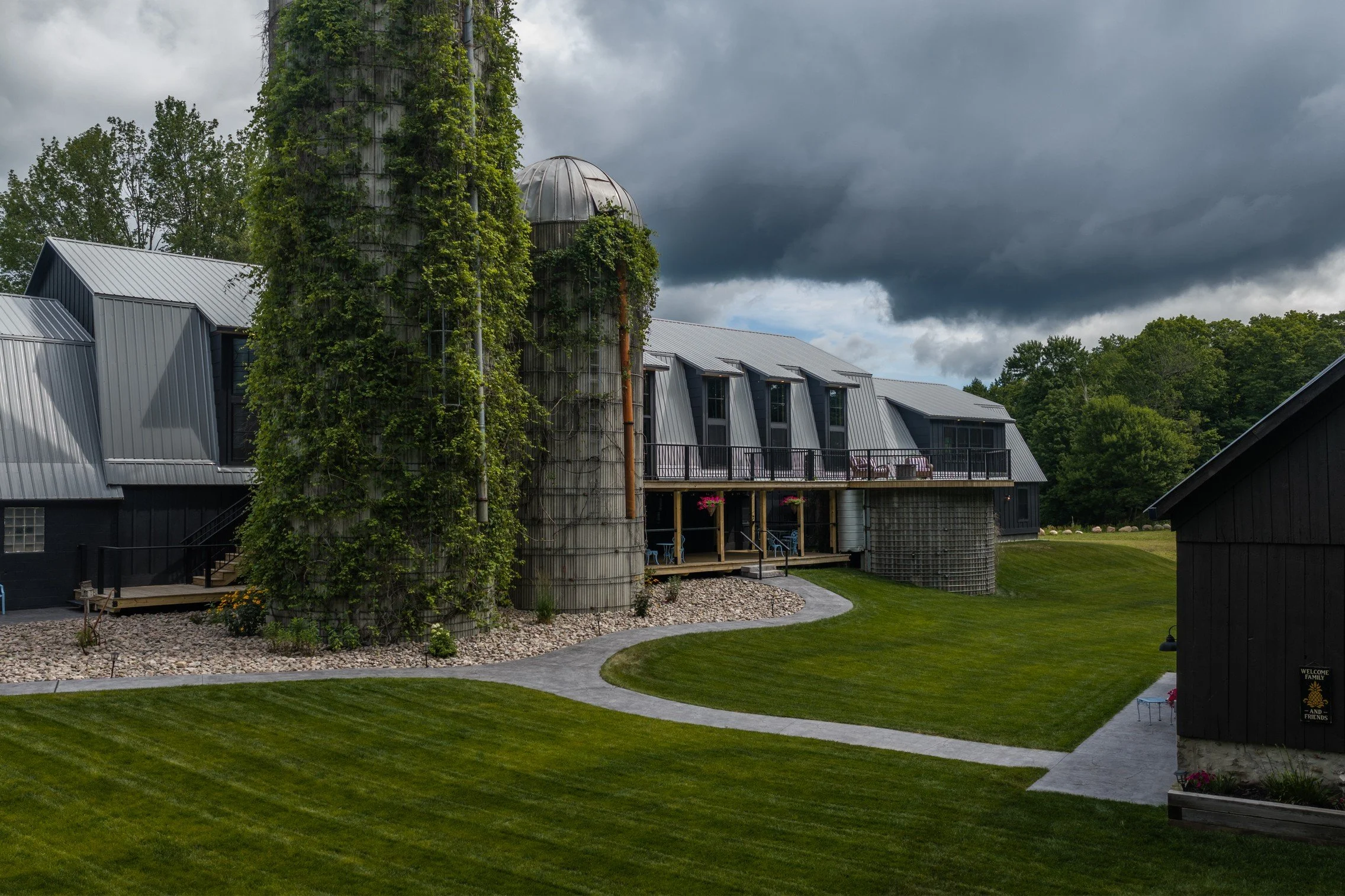Lakeview Barns 20.jpg