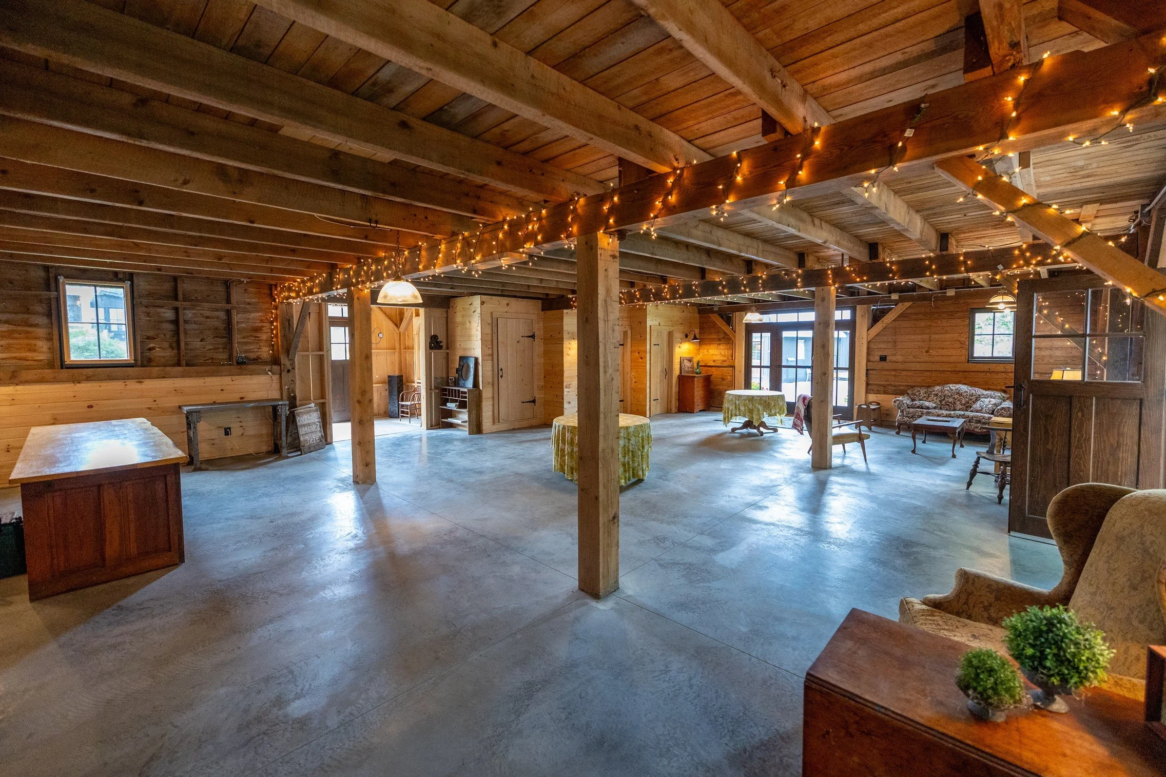 Lakeview Barns 100.jpg